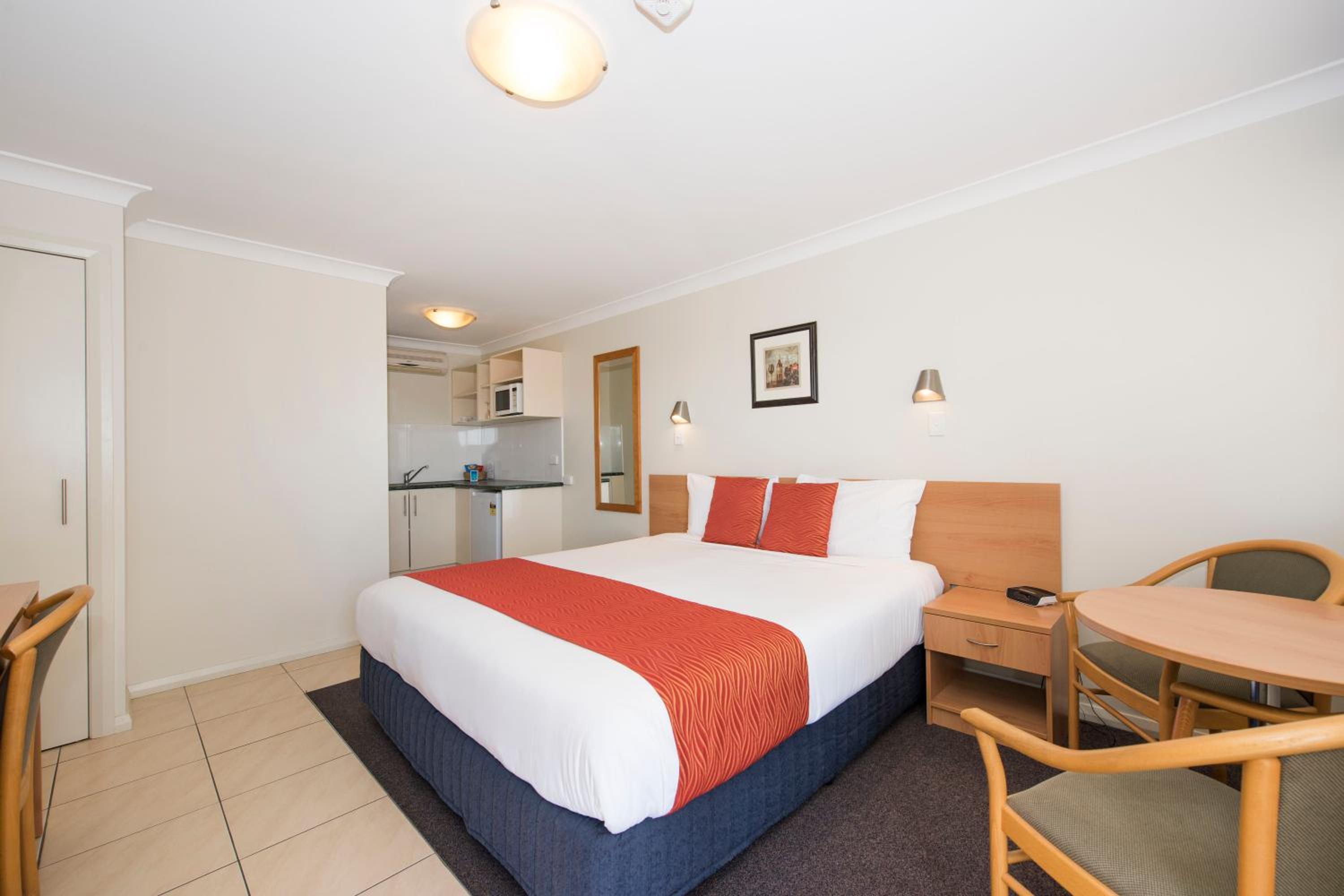 Deluxe King Room photo 2