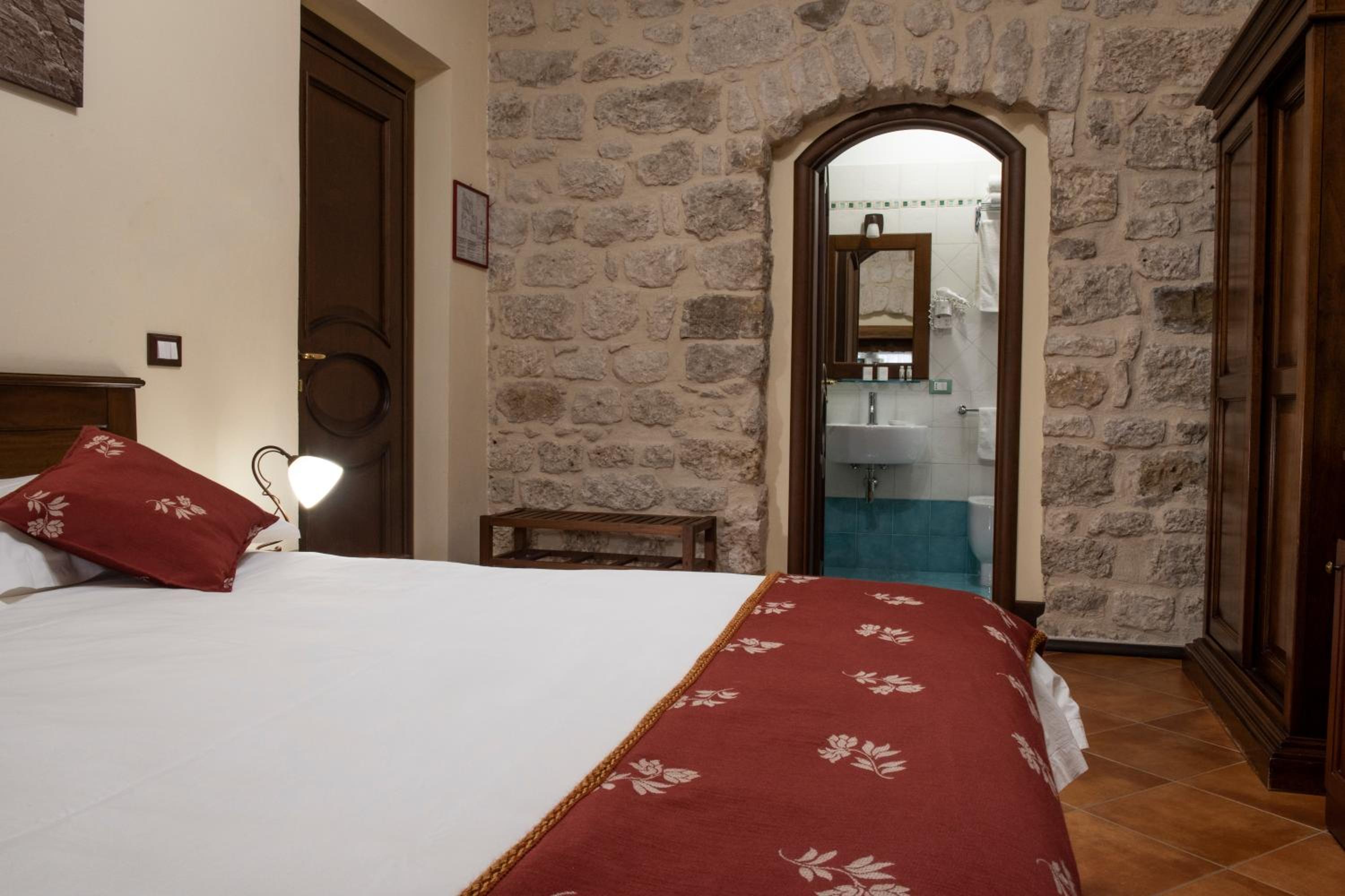 Double Room - Photo 1