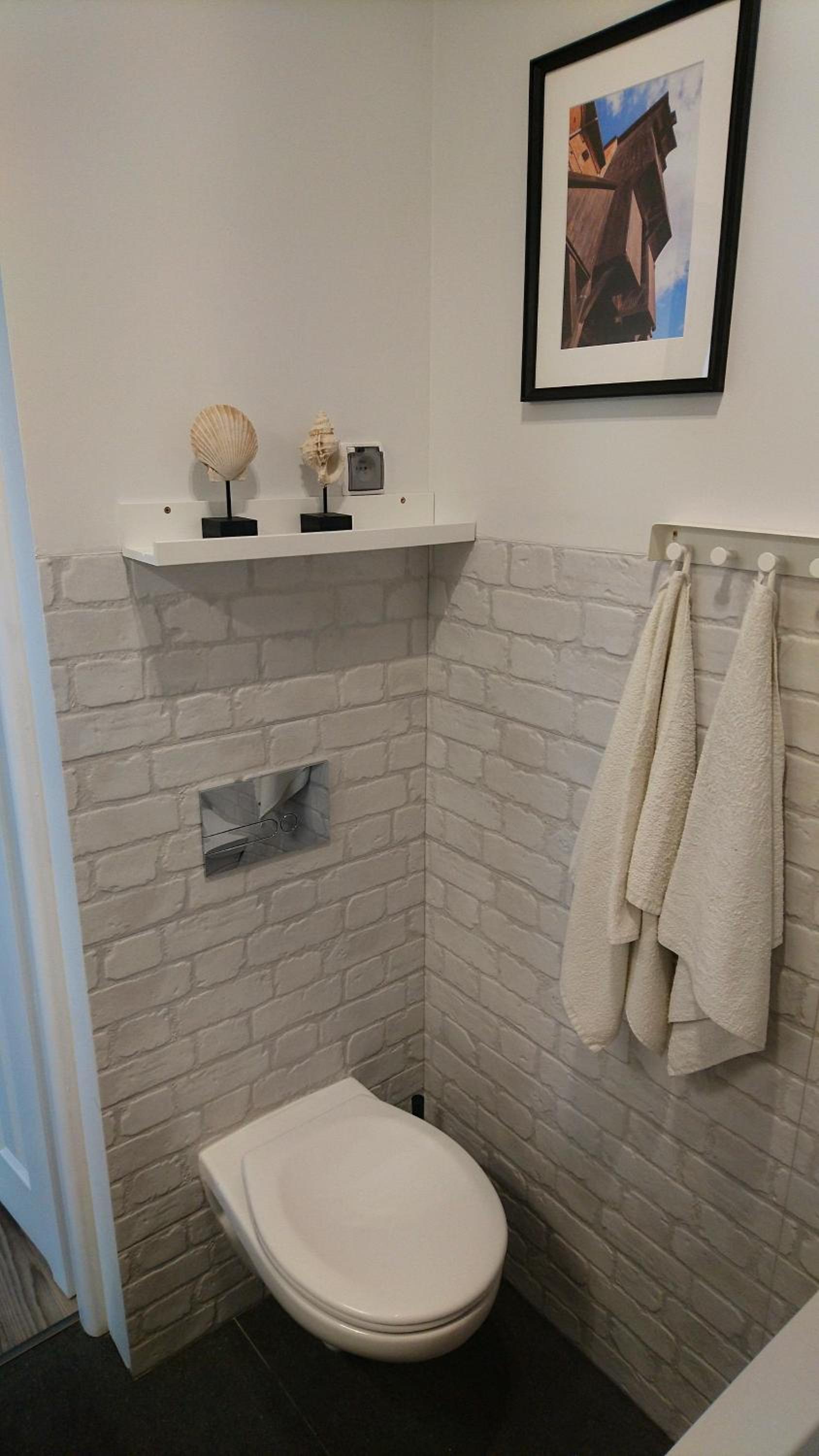 Deluxe Double Room with Bath - Photo 9