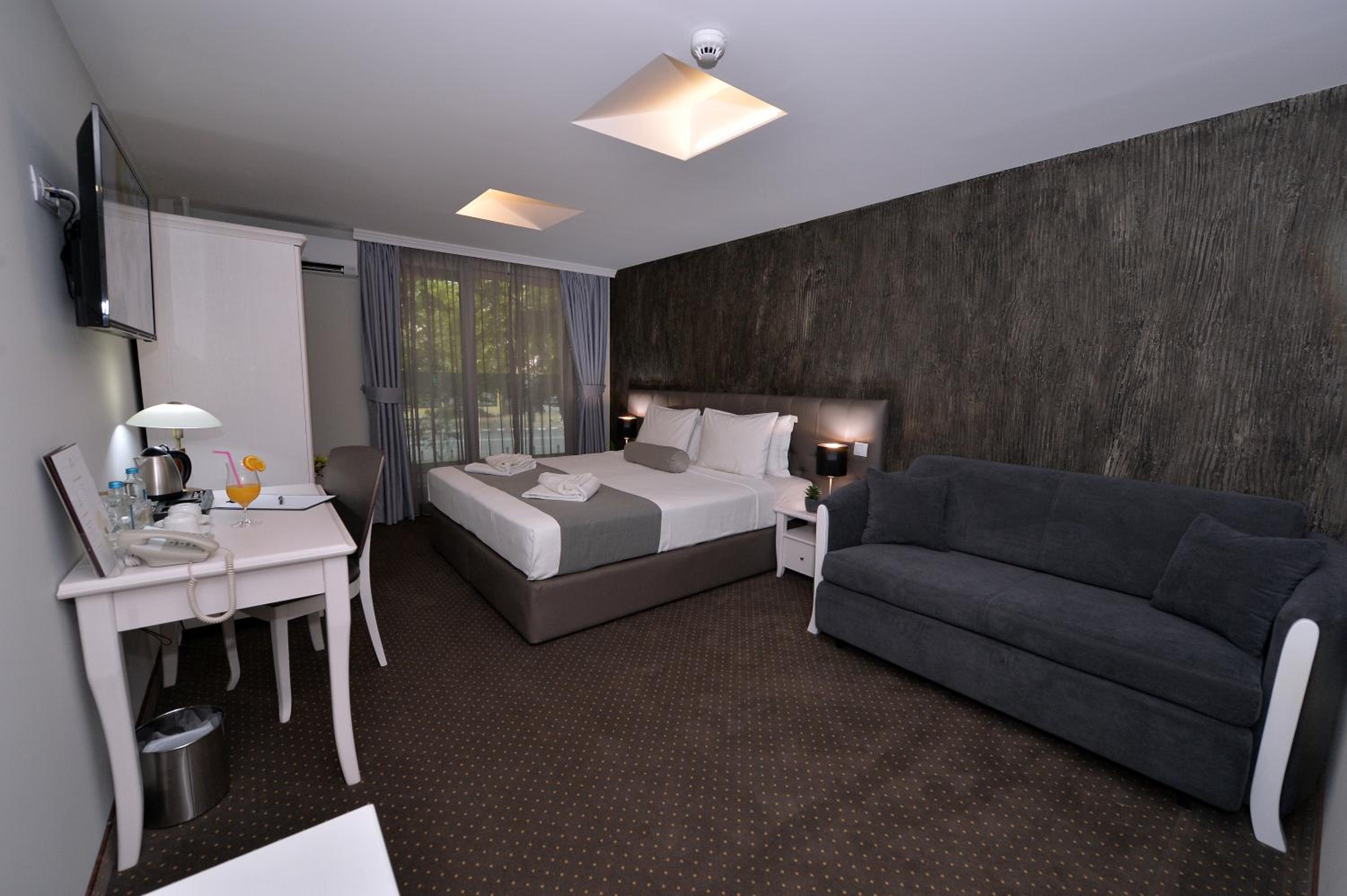 Superior Room with City View