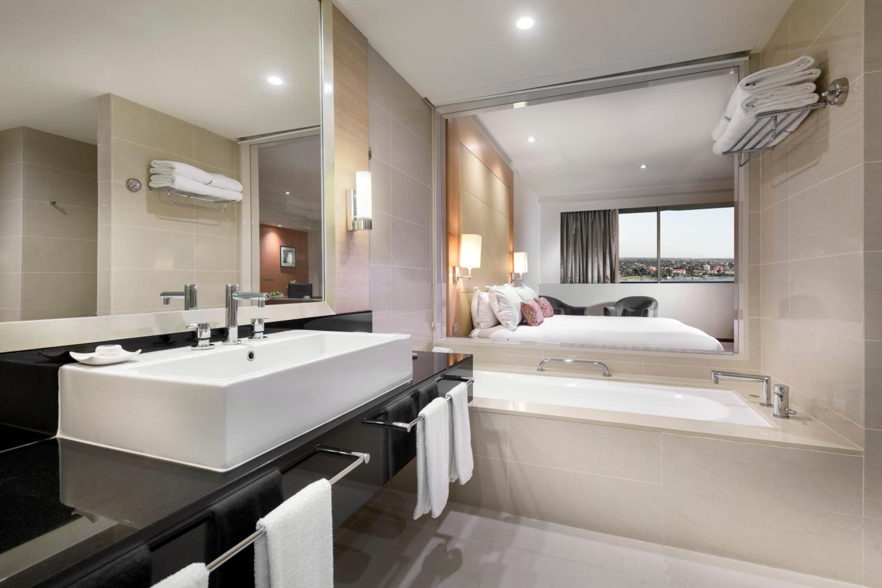 Pacific Club Room - Photo 2