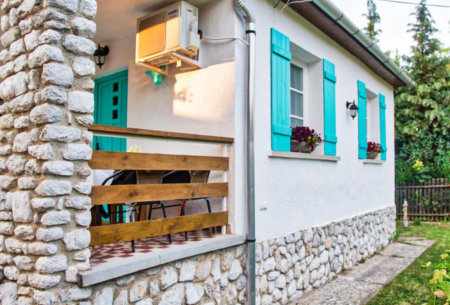 Two-Bedroom Holiday Home photo 2