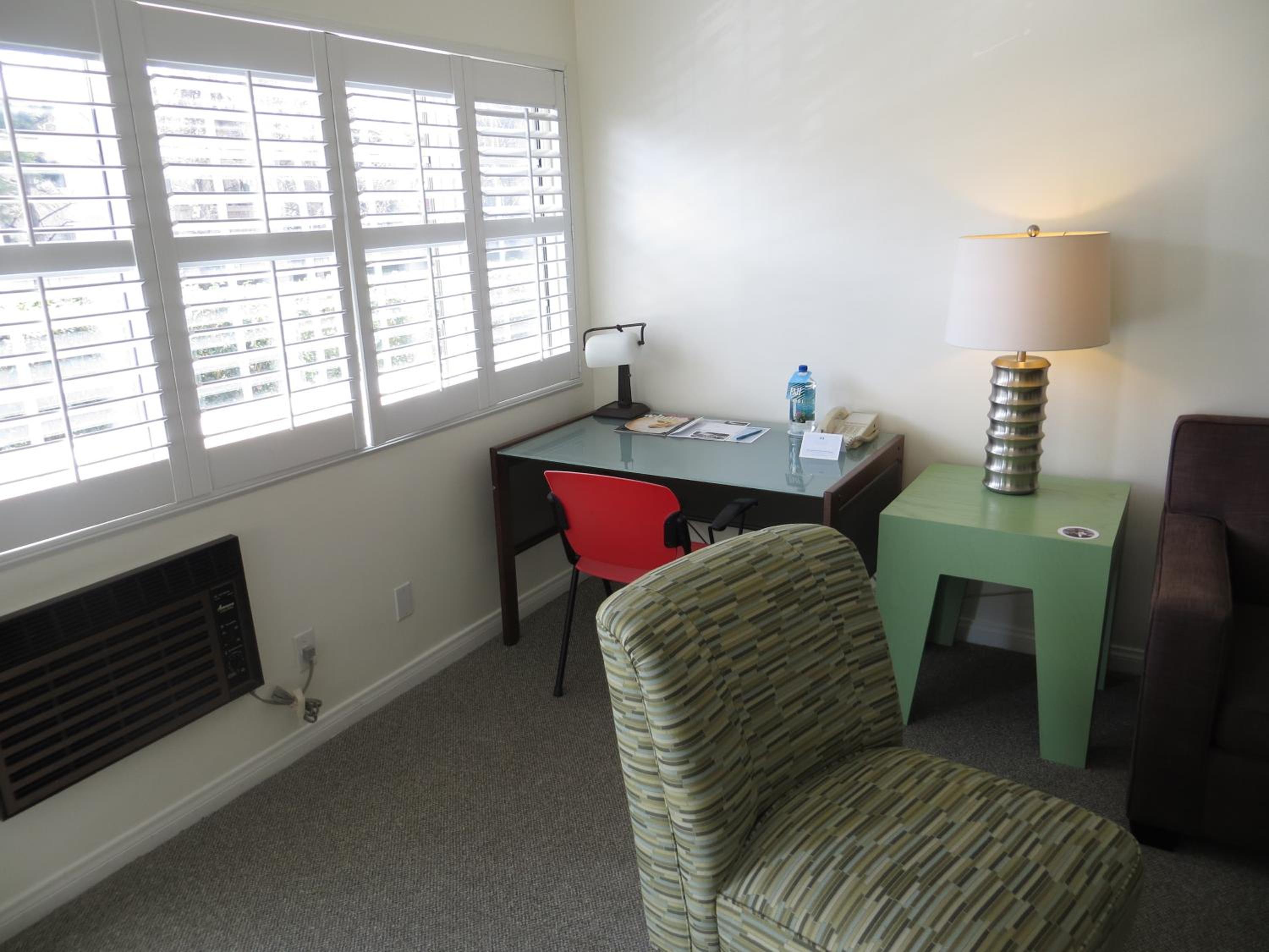 Quadruple Room thumbnail 5
