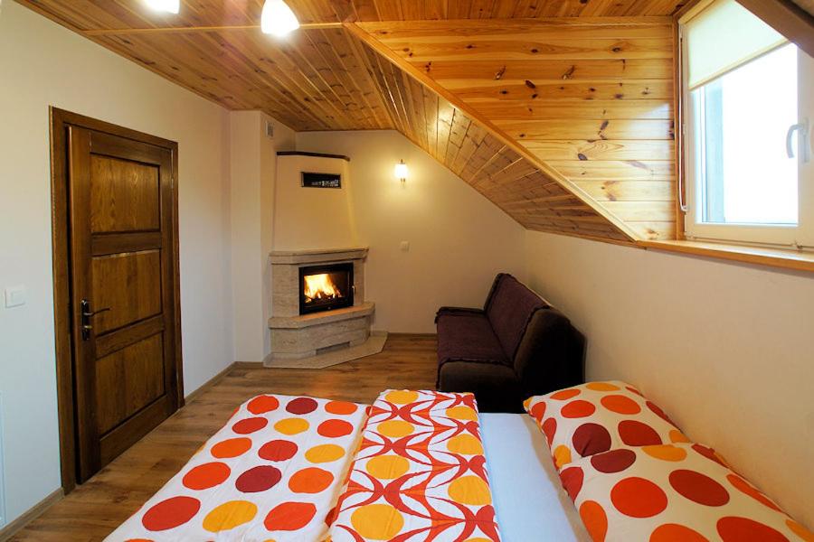 Quadruple Room with Bathroom - Photo 5