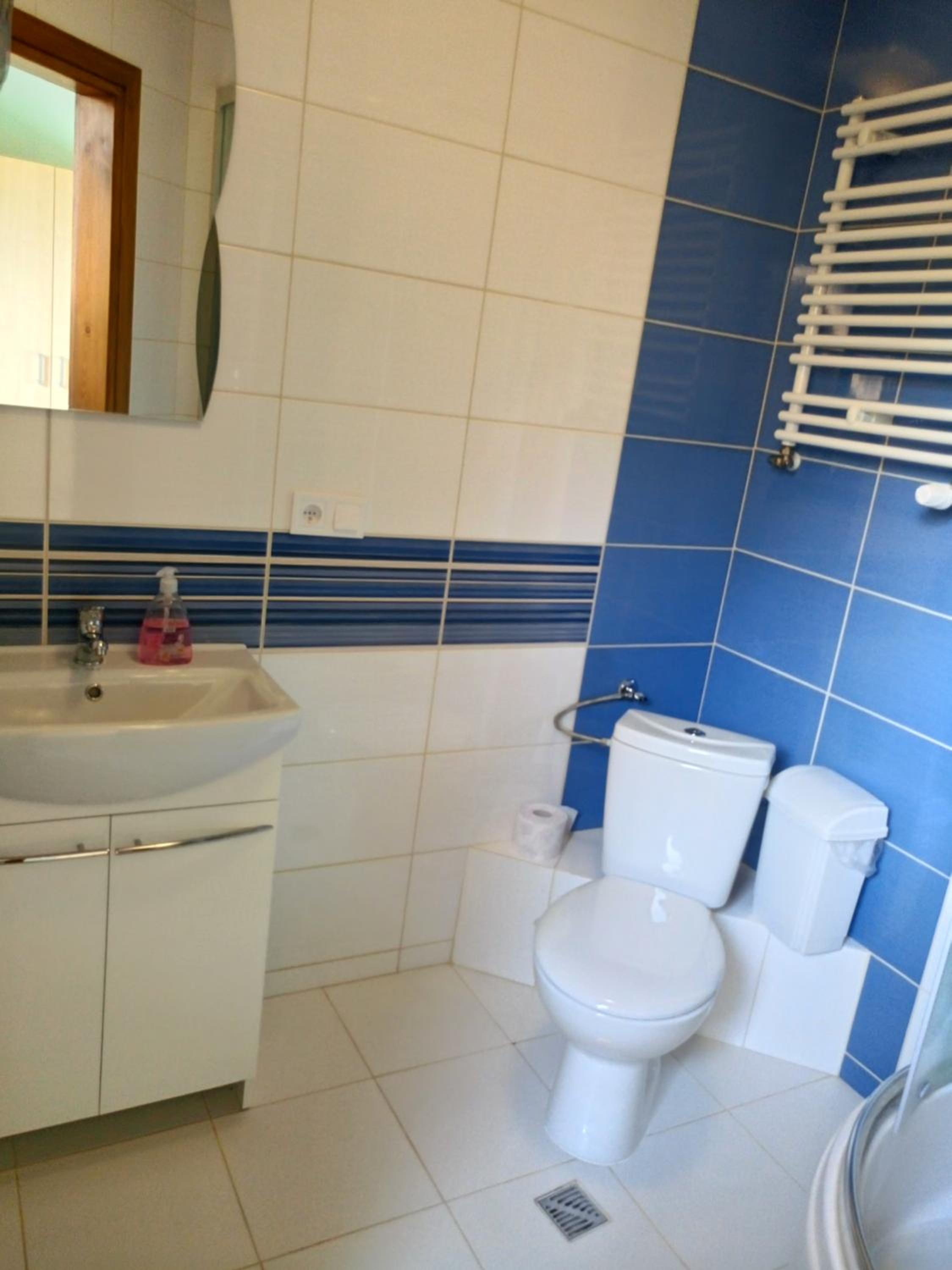 Triple Room with Private Bathroom - Photo 4