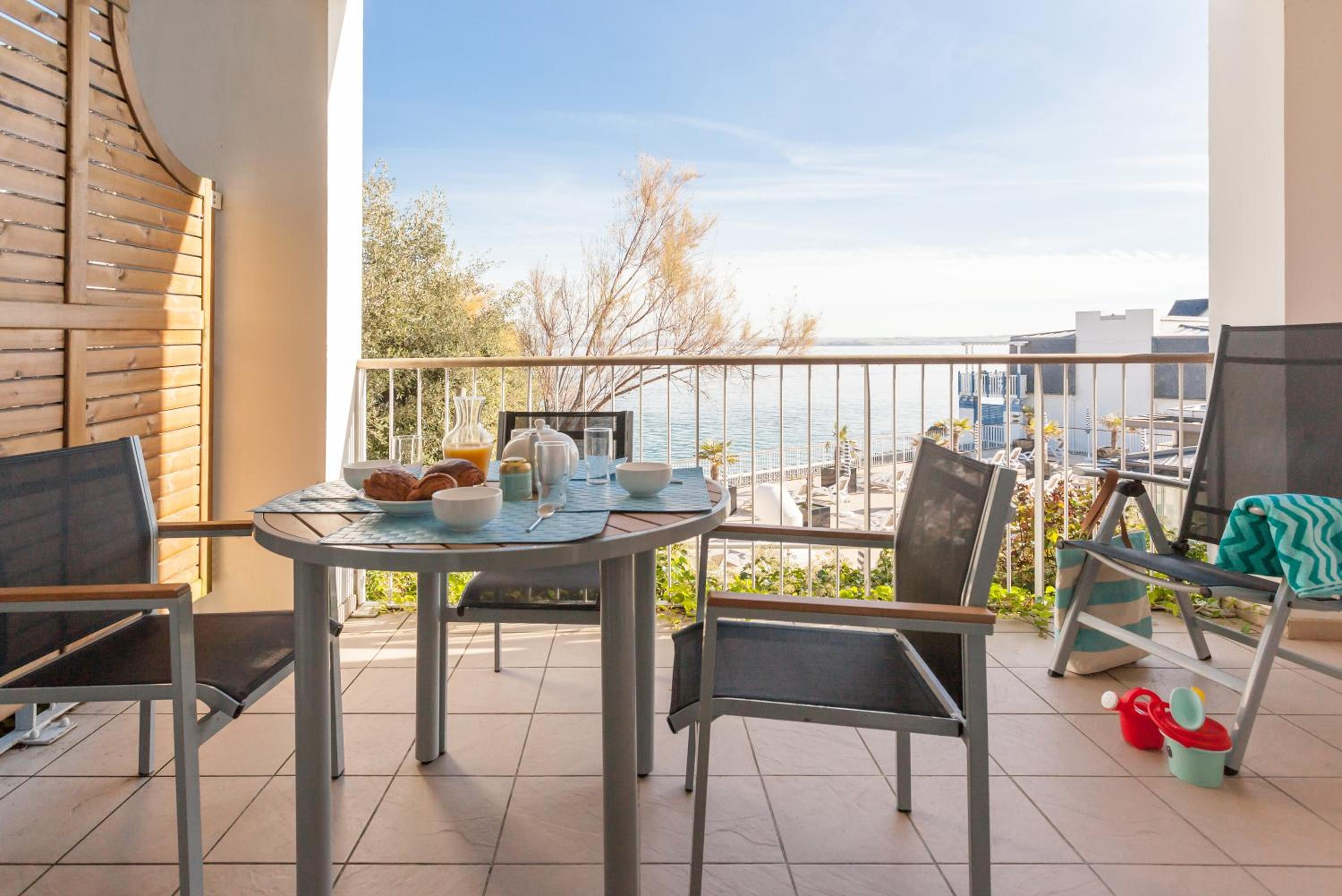 One-Bedroom Apartment with Terrace or Balcony (3 people) - Sea View photo 3