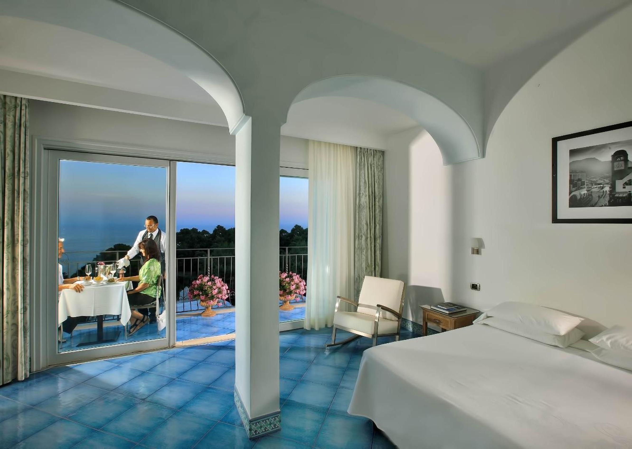 Deluxe Superior Top Floor with Sea View balcony
