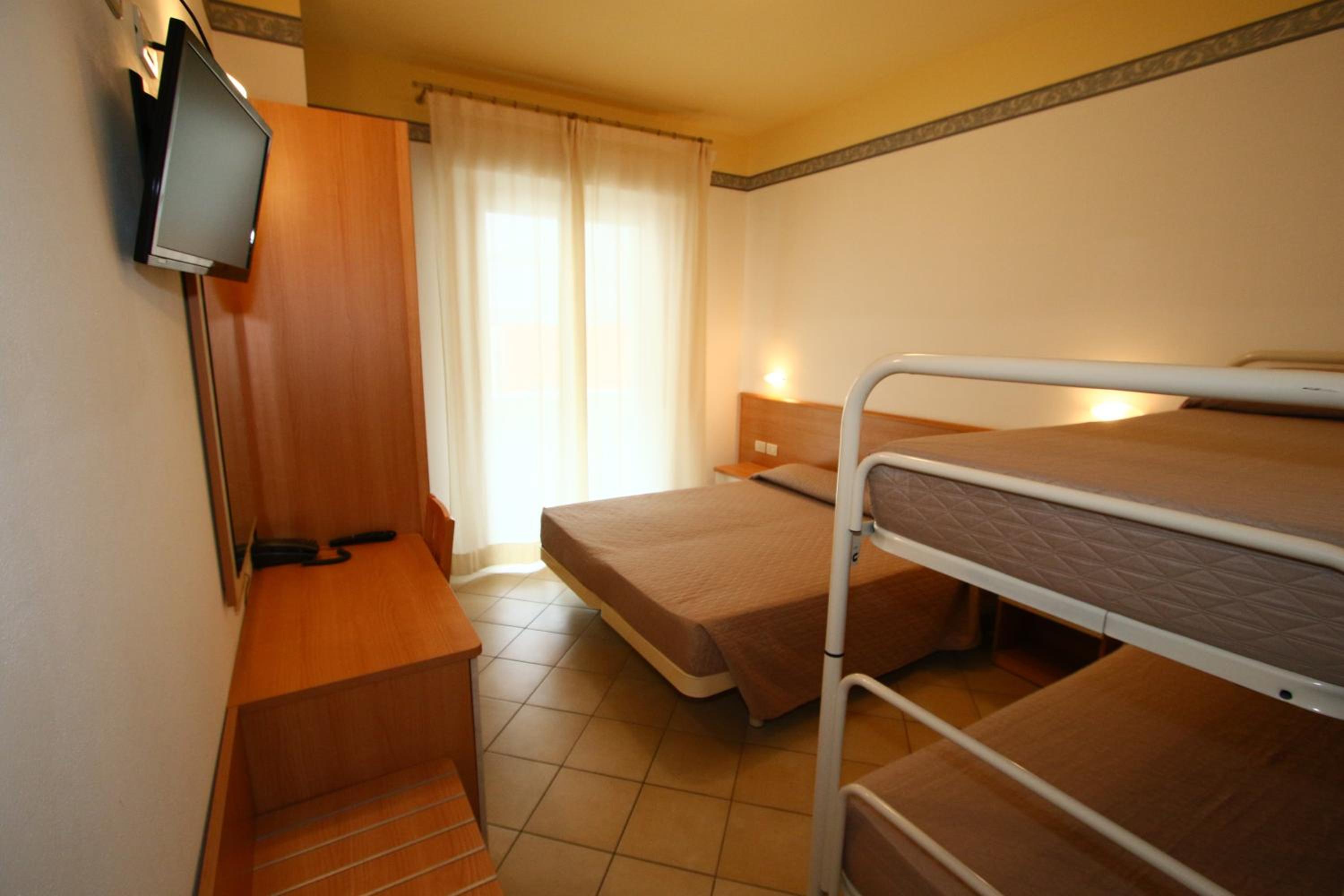 Standard Quadruple Room photo 3