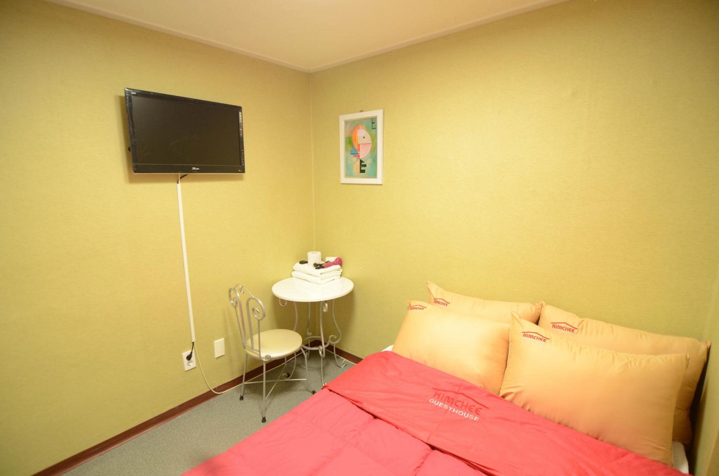 Double Room - Photo 8