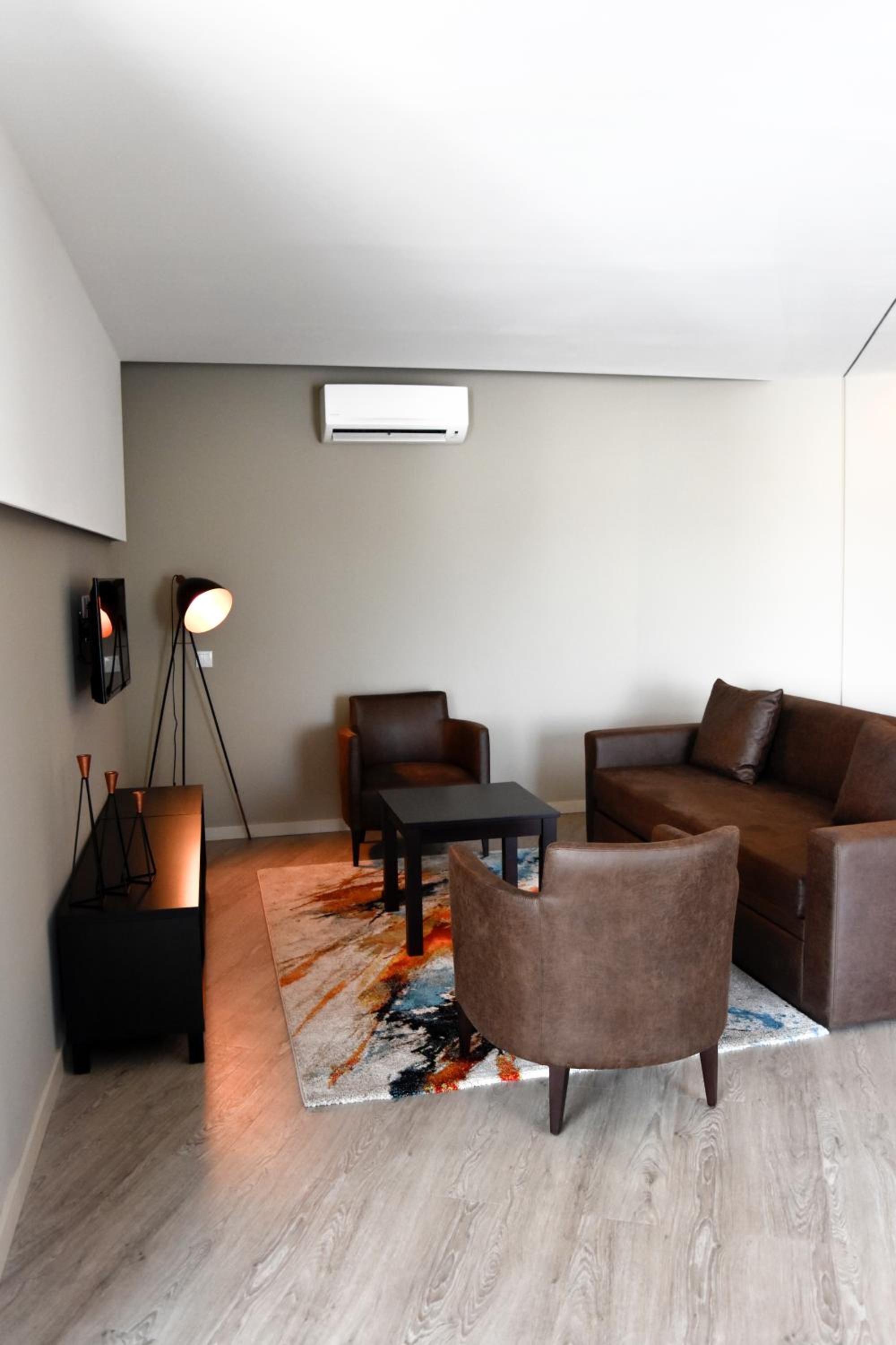 Suite thumbnail 5