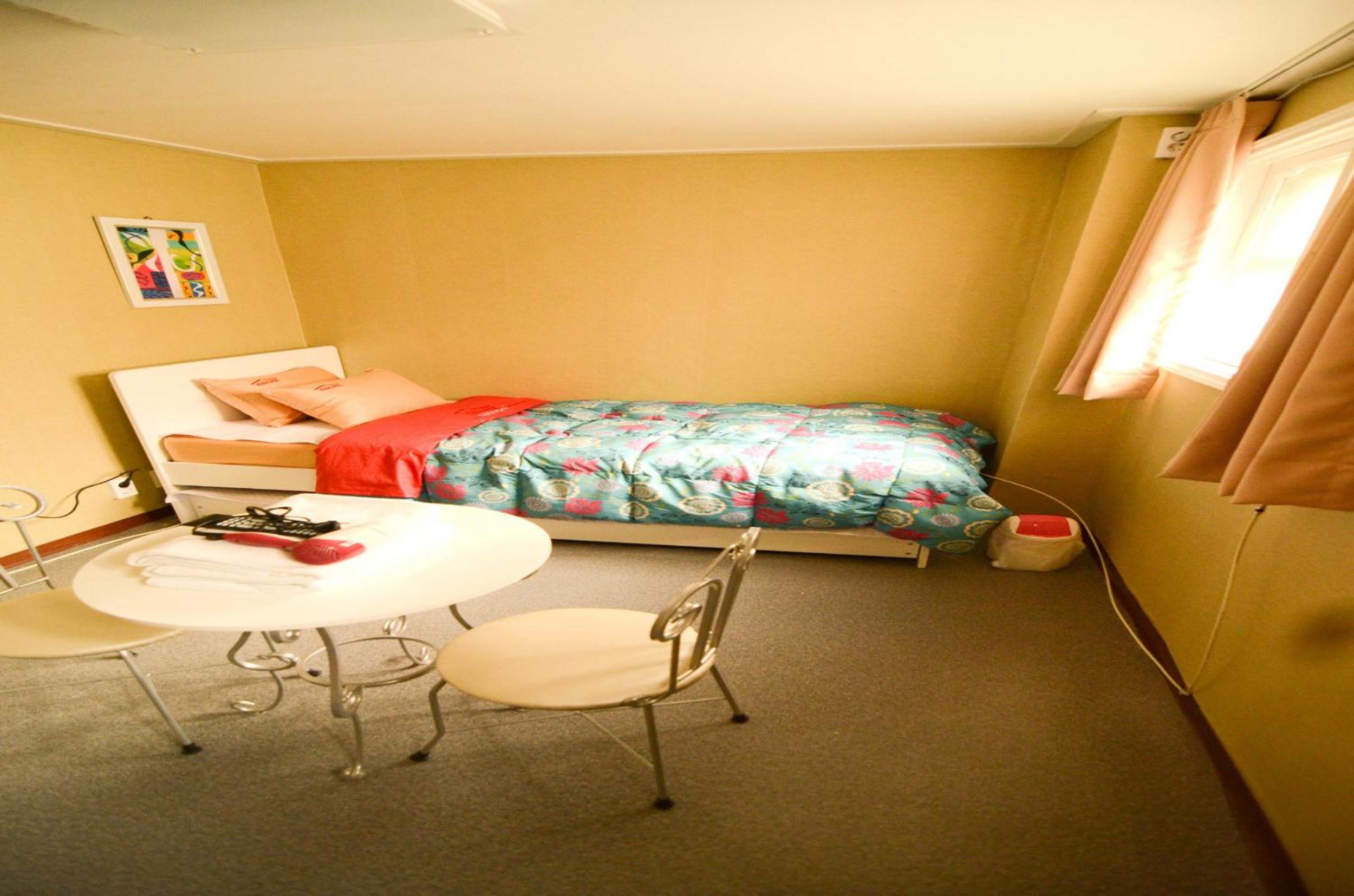 Double Room - Photo 10