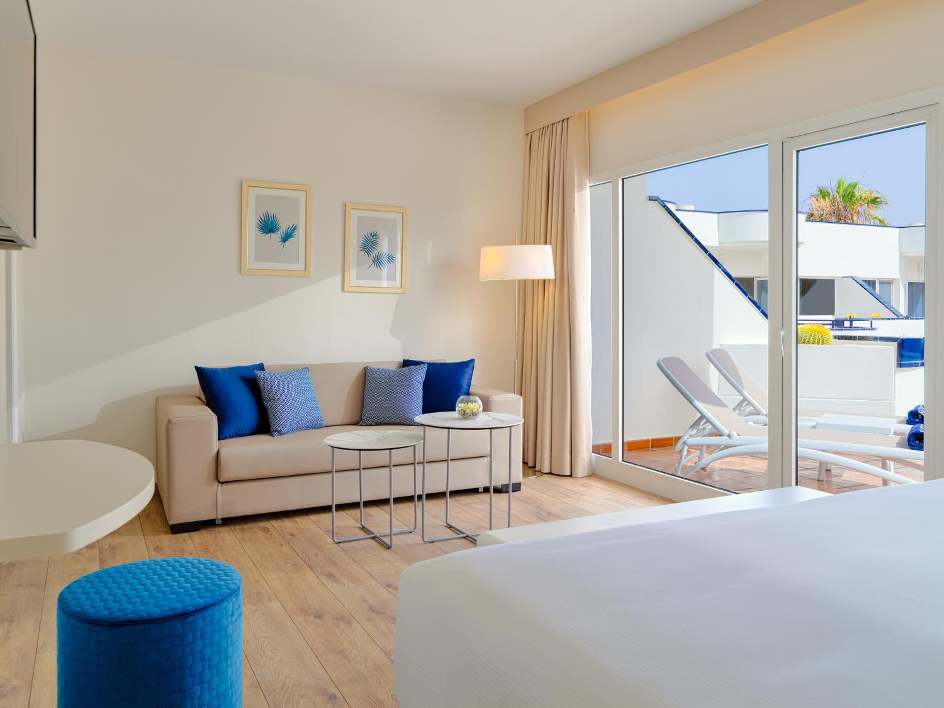 Junior Suite (3 Adults) - Photo 1