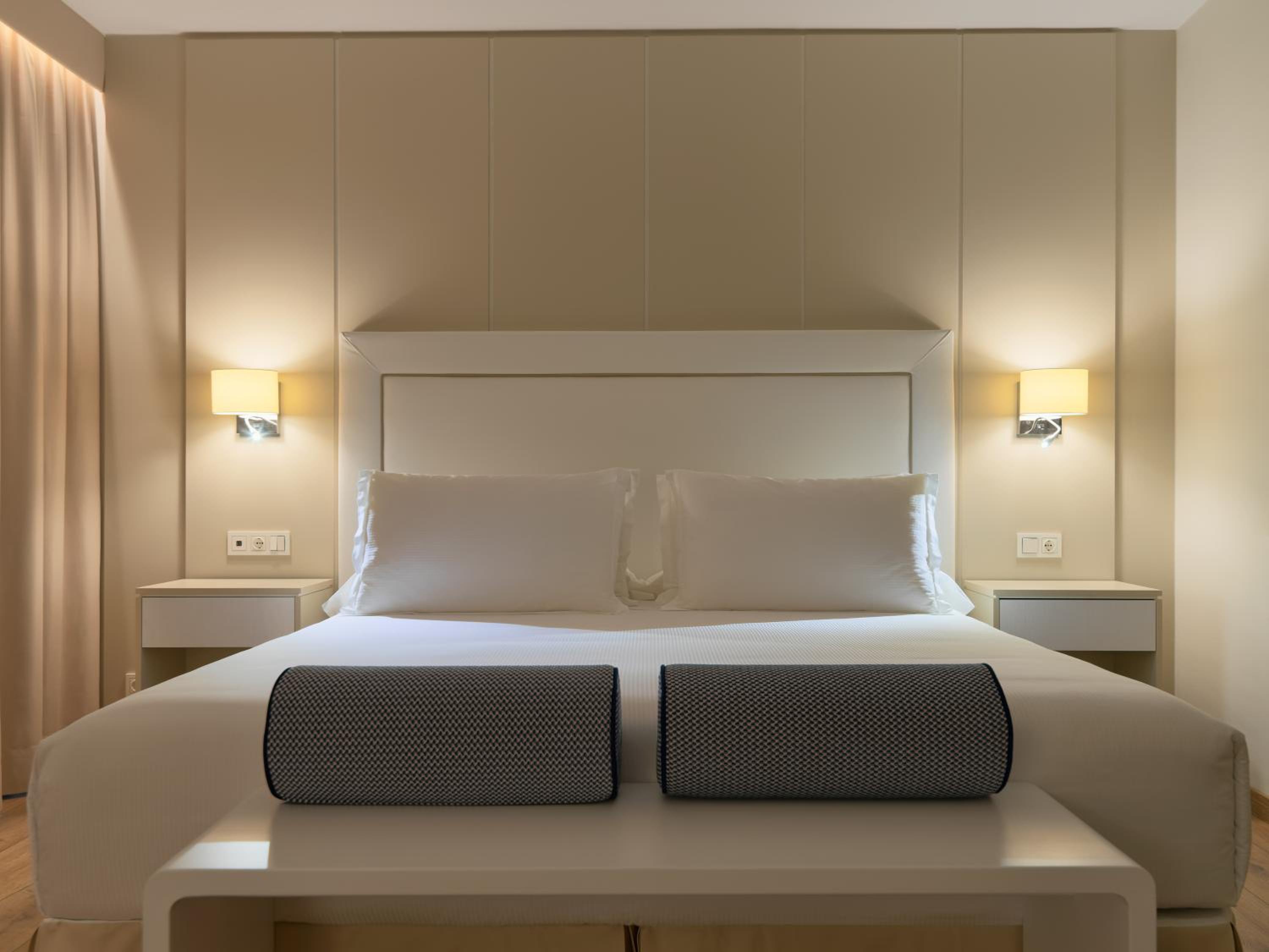 Junior Suite (3 Adults) - Photo 7