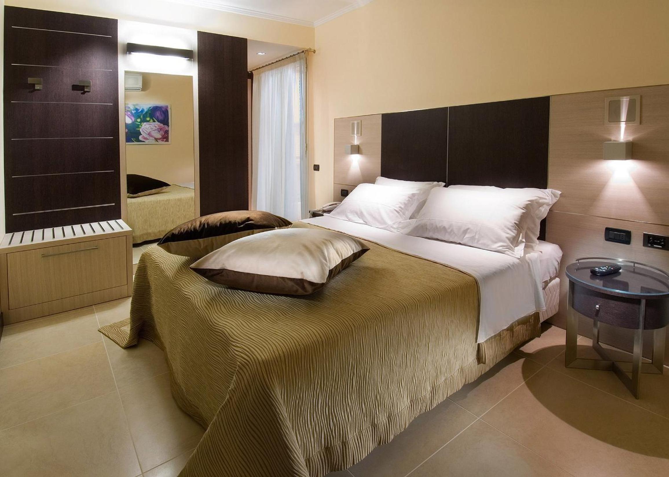 Suite with Spa Bath photo 1