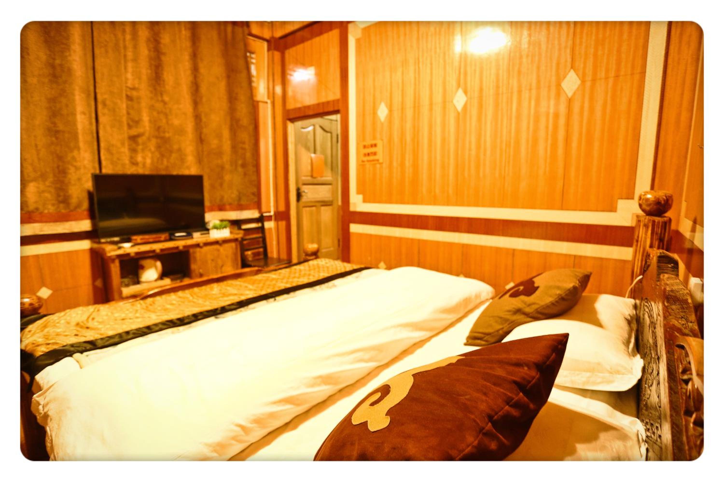 Deluxe Family Suite photo 3
