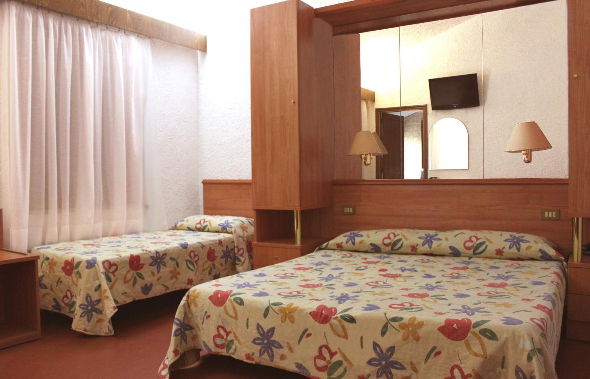 Double Room with Extra Bed - Photo 5