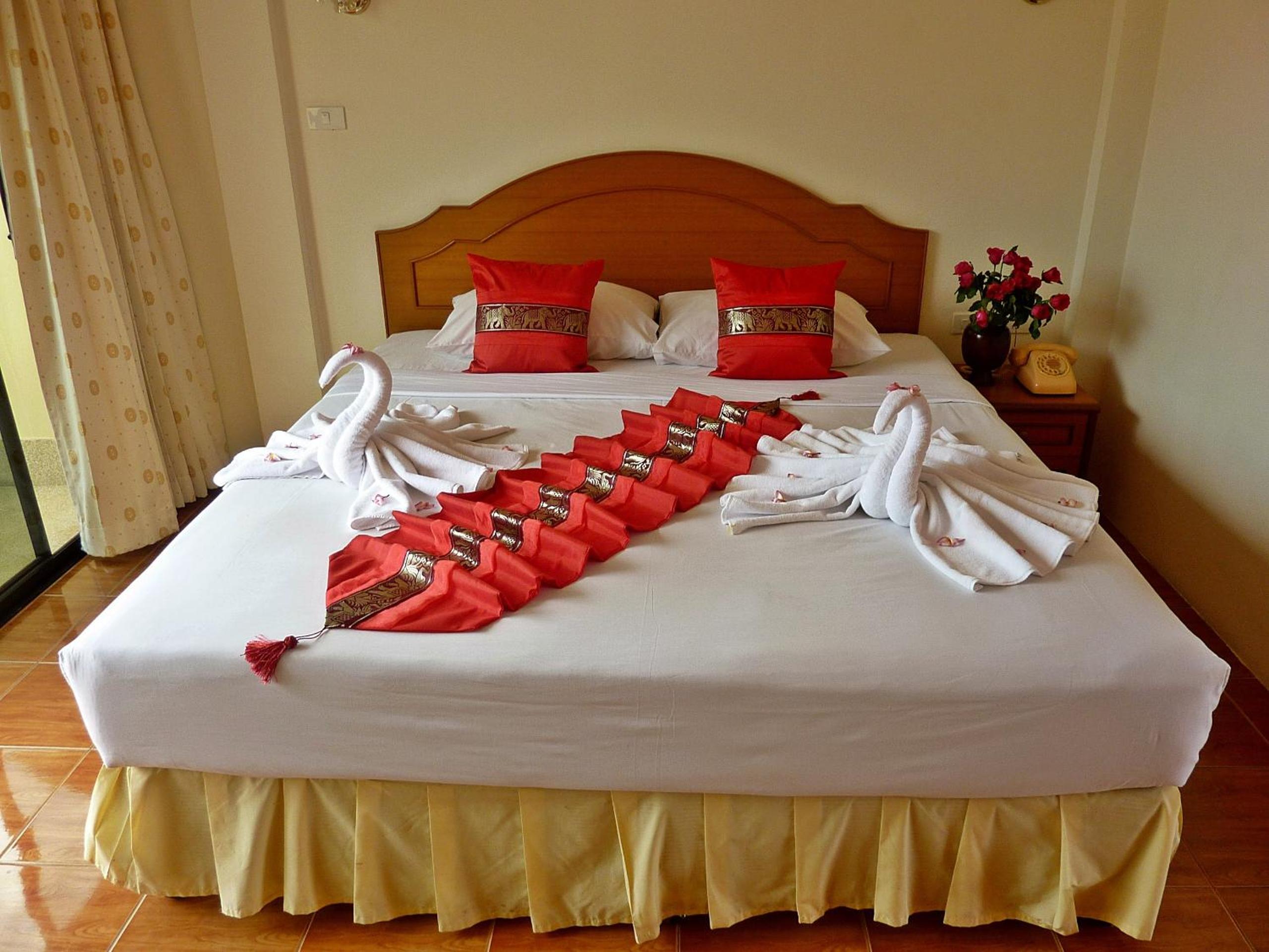 Deluxe Double or Twin Room photo 3