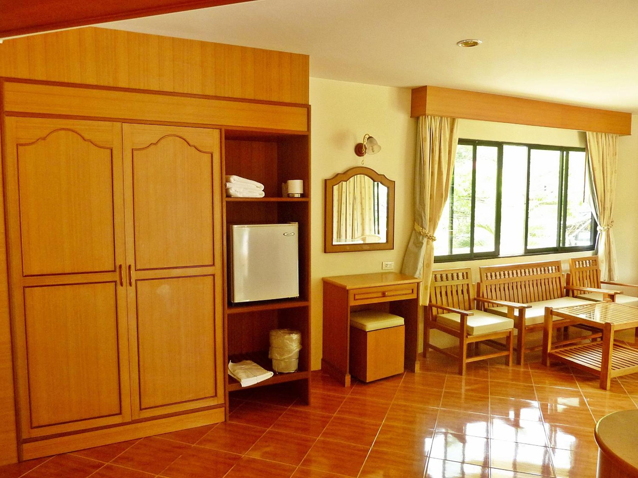 Family Room photo 3