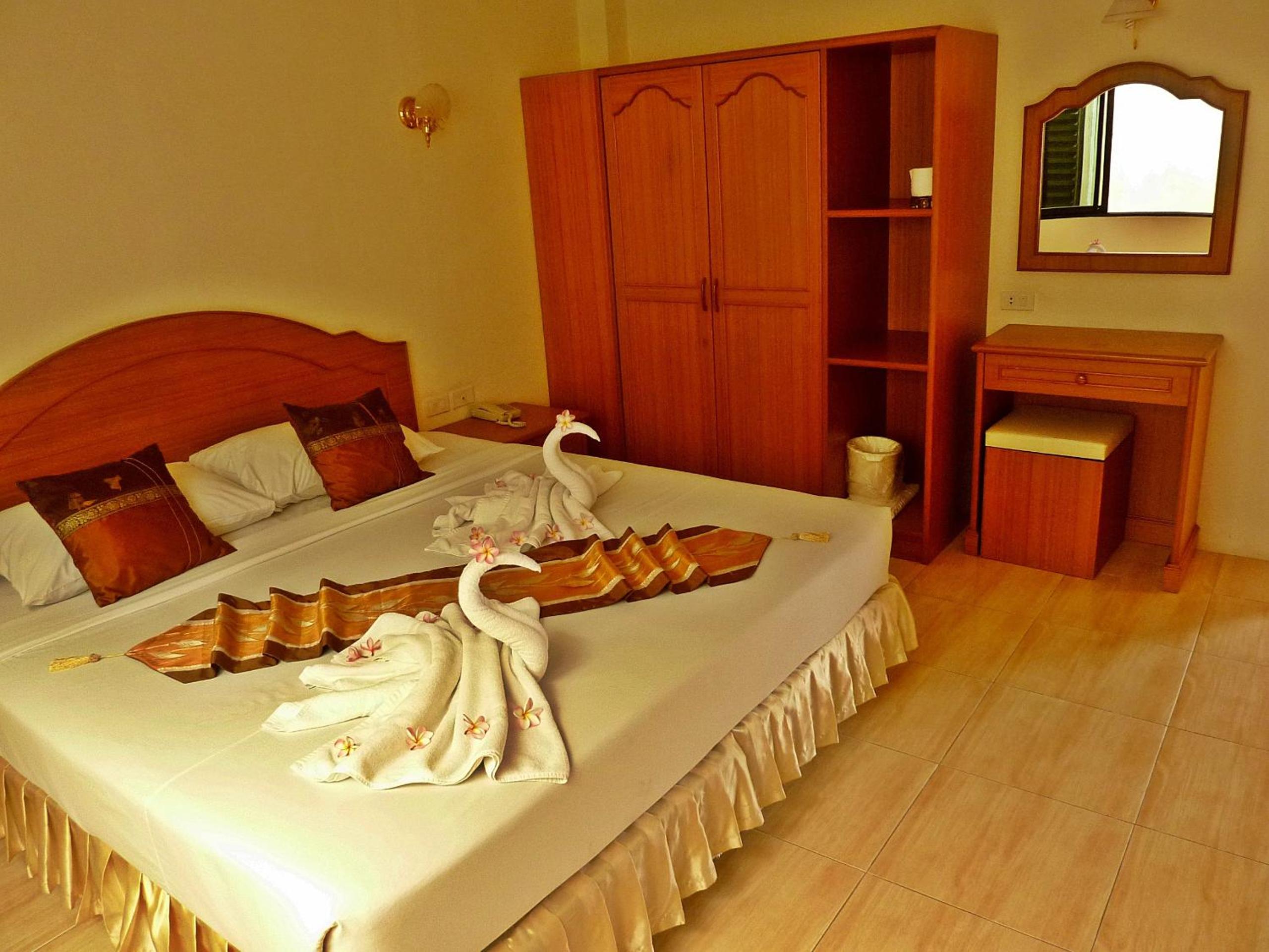 Standard Queen Room