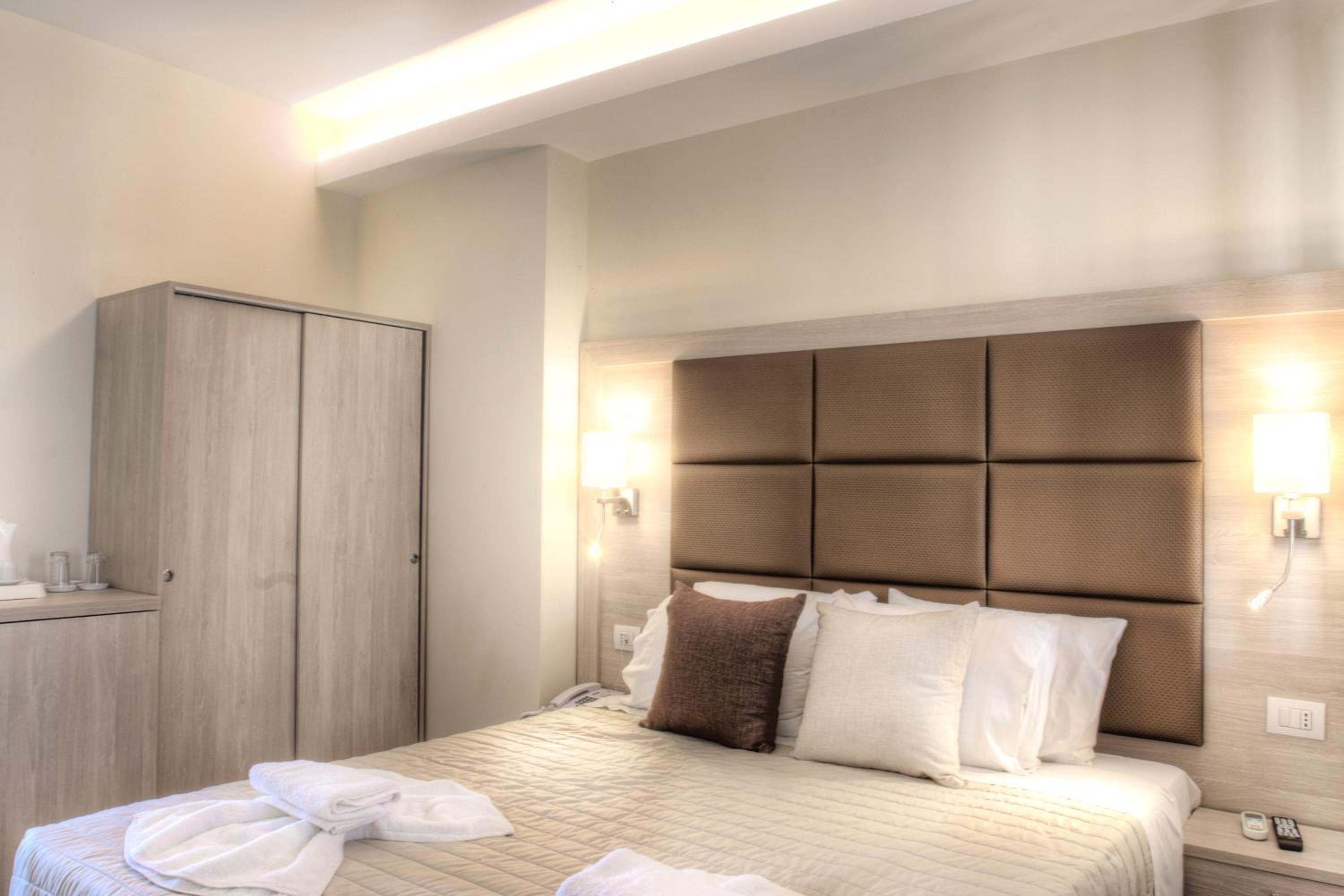 Deluxe Double Room with Sea View photo 1