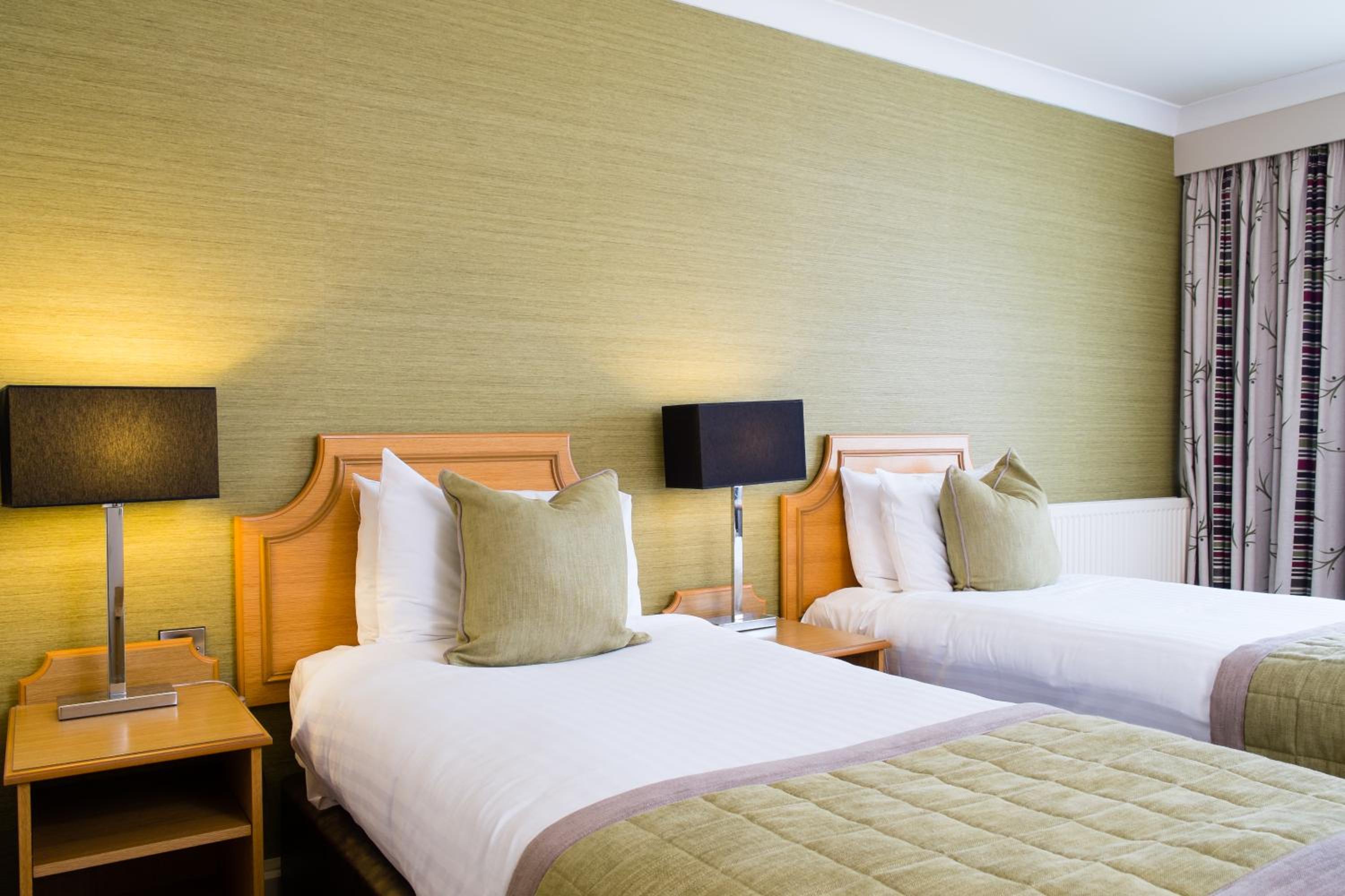 Standard Twin Room - Photo 2