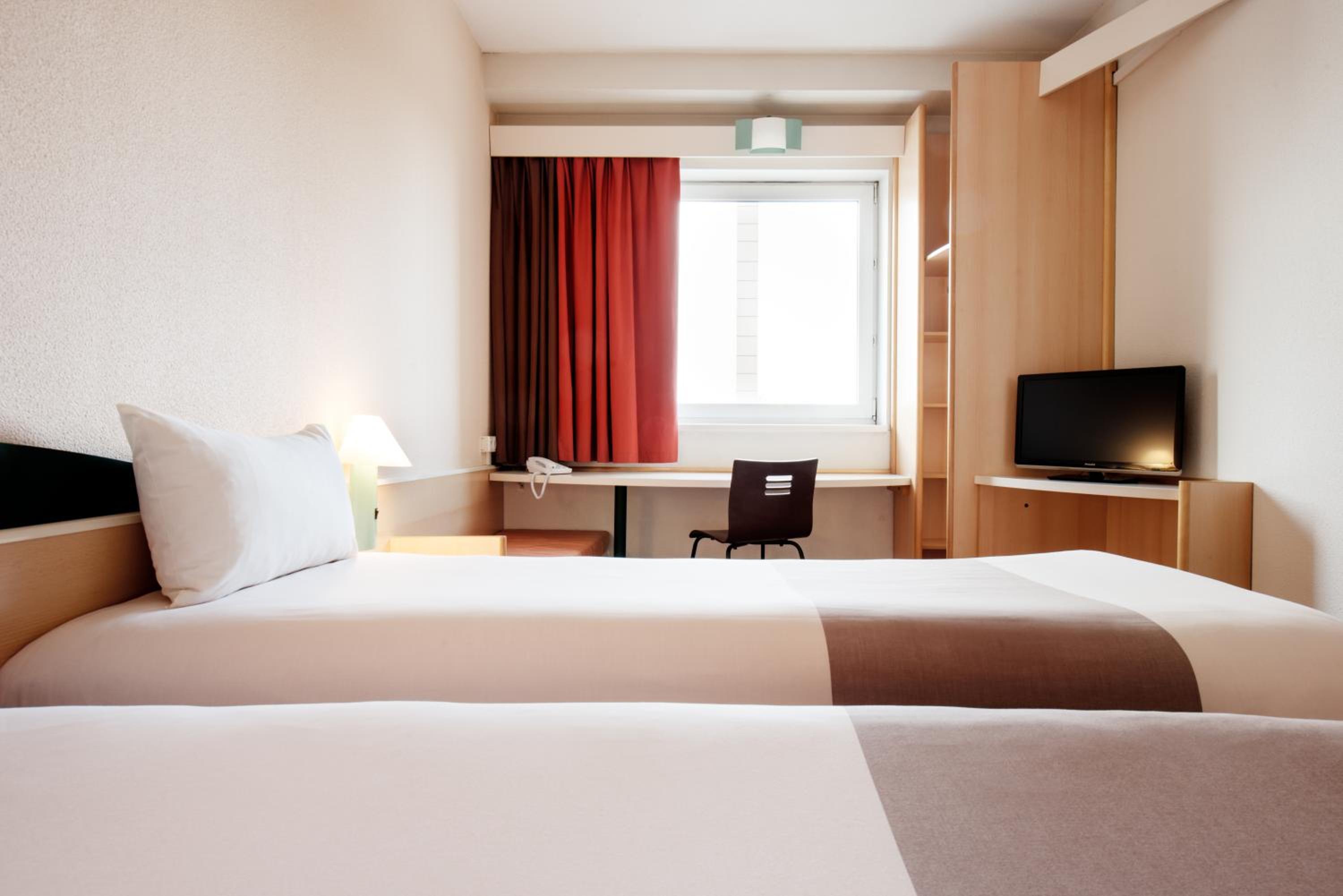 Twin Room - Photo 4