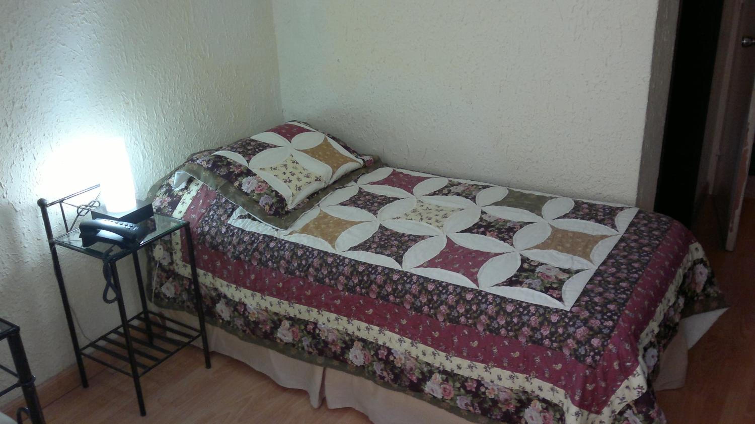 Single Room photo 2