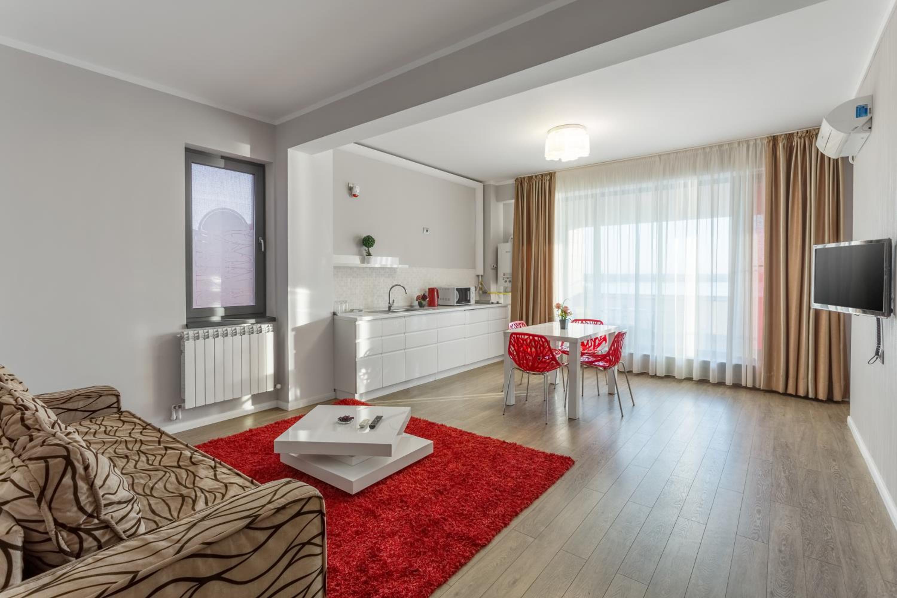 One-Bedroom Apartment with View - Photo 6