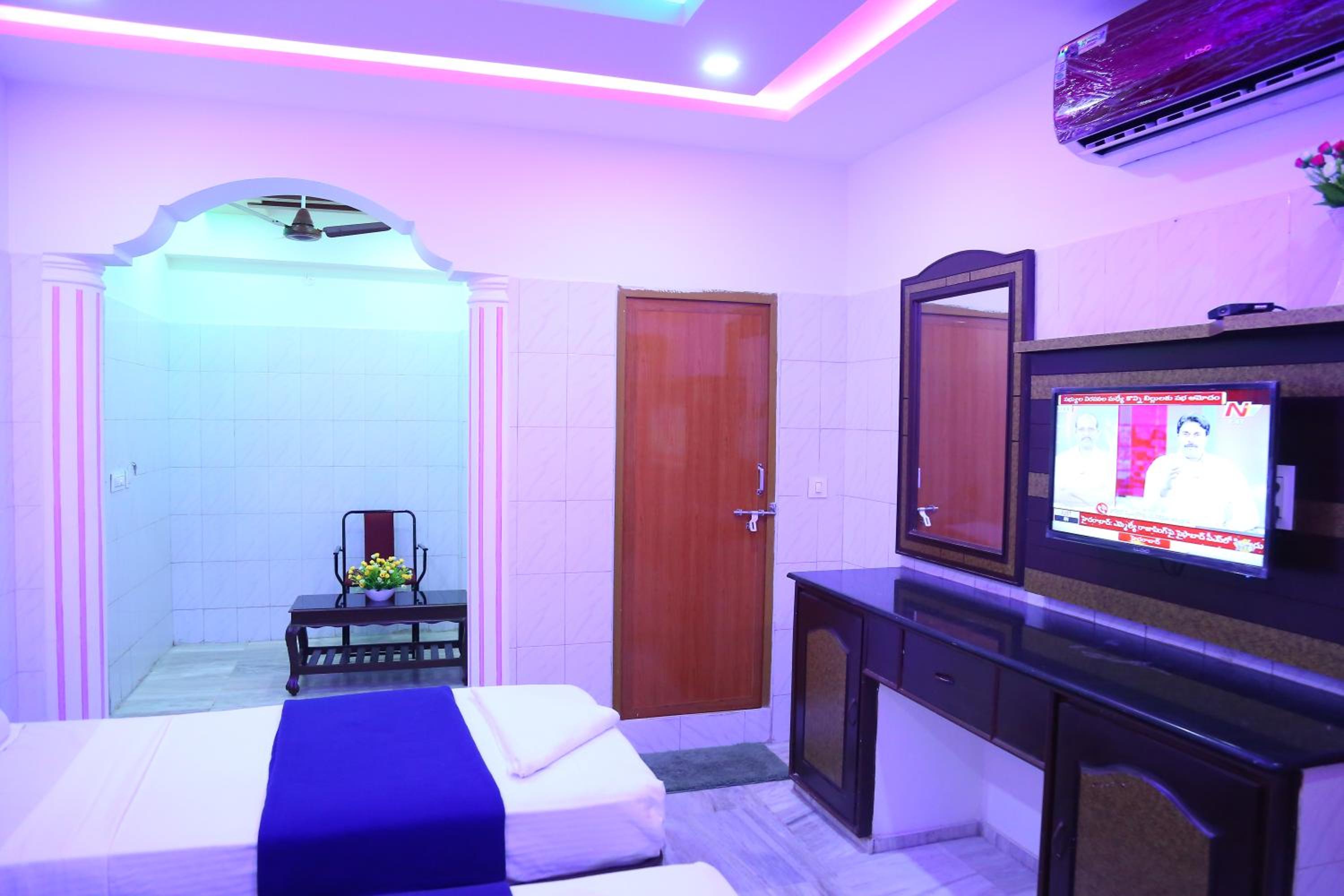 Budget Double Room photo 1