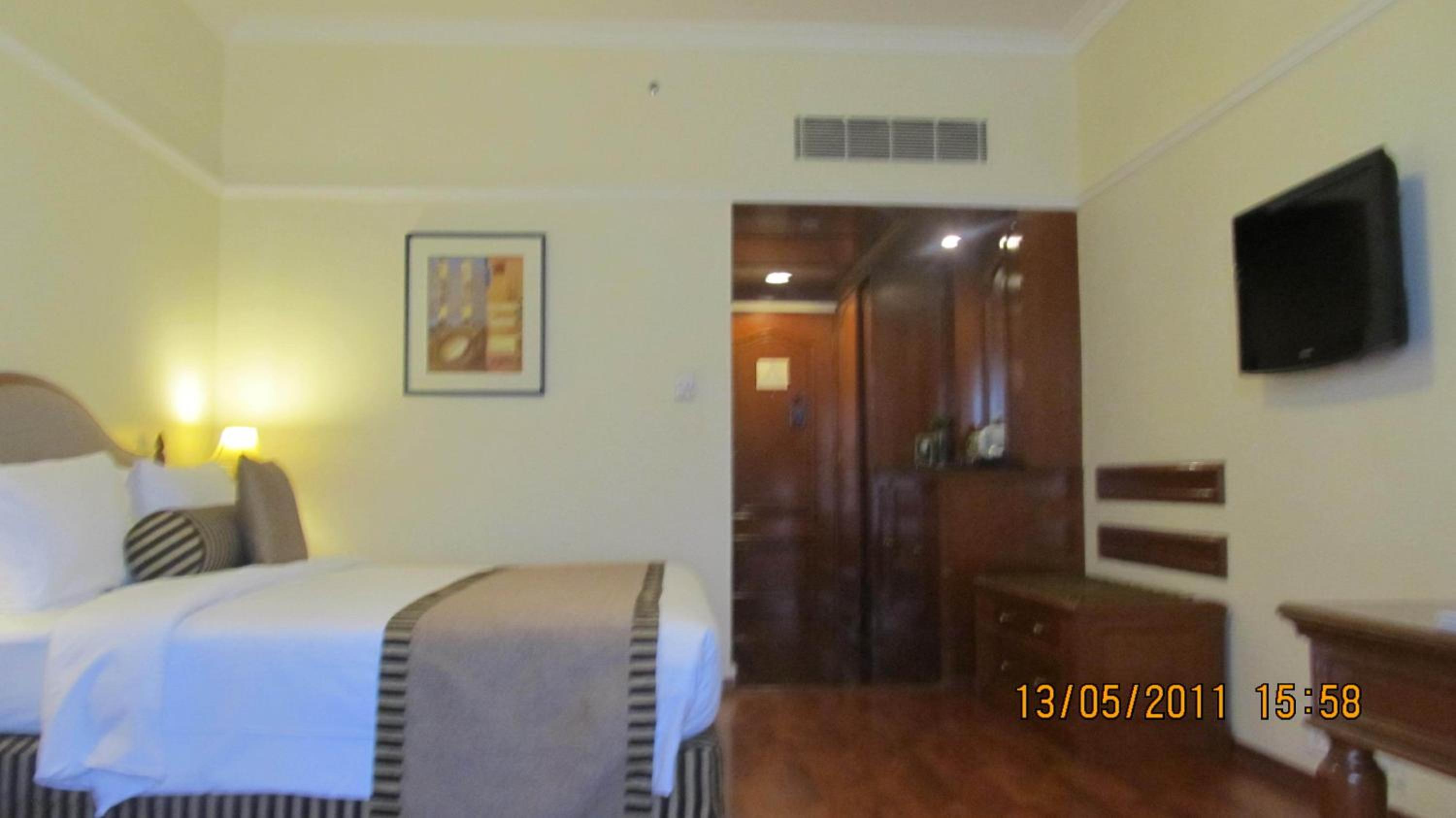 Deluxe Room Twin Beds photo 2