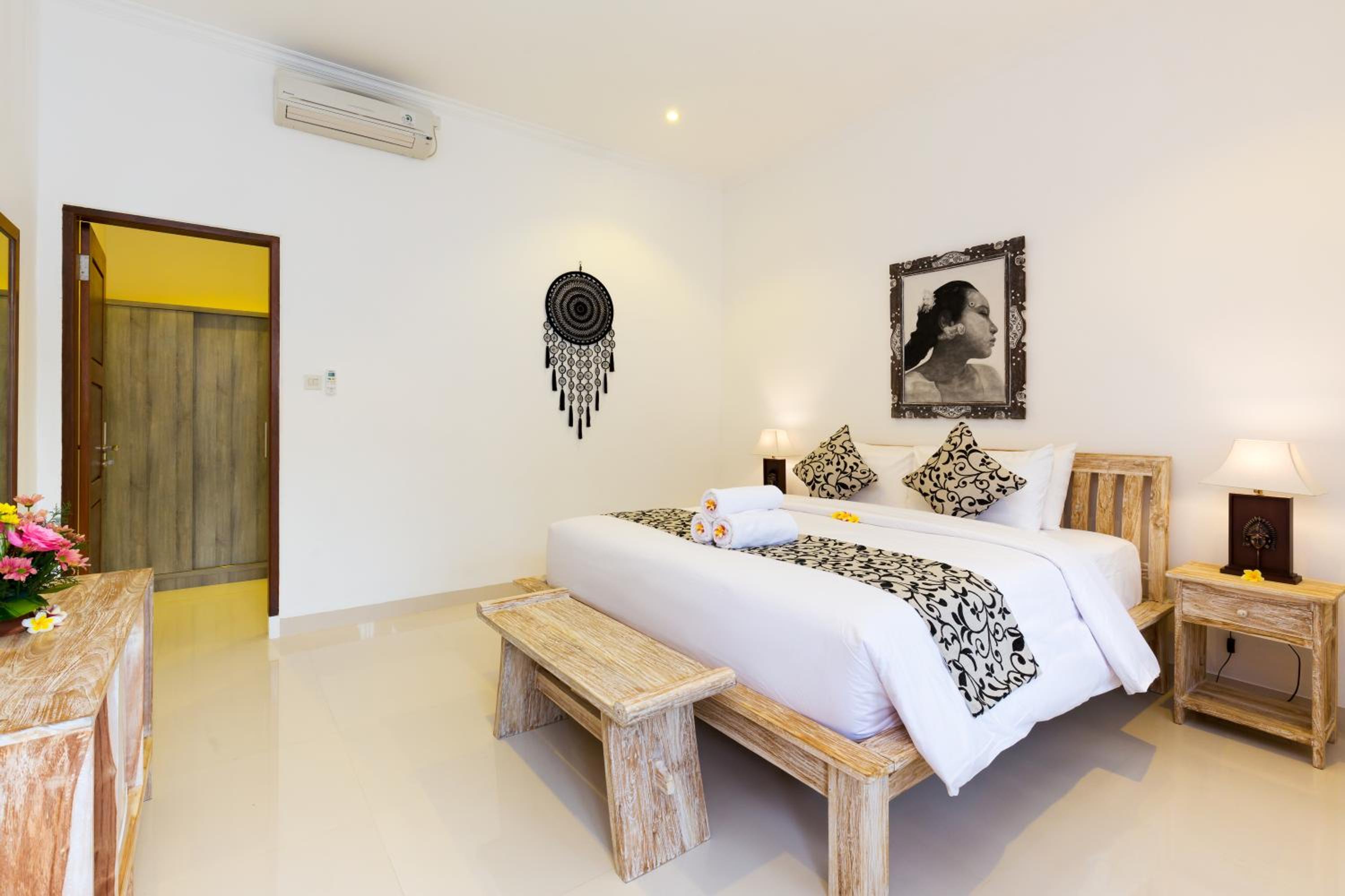 Deluxe Double Room with Pool View