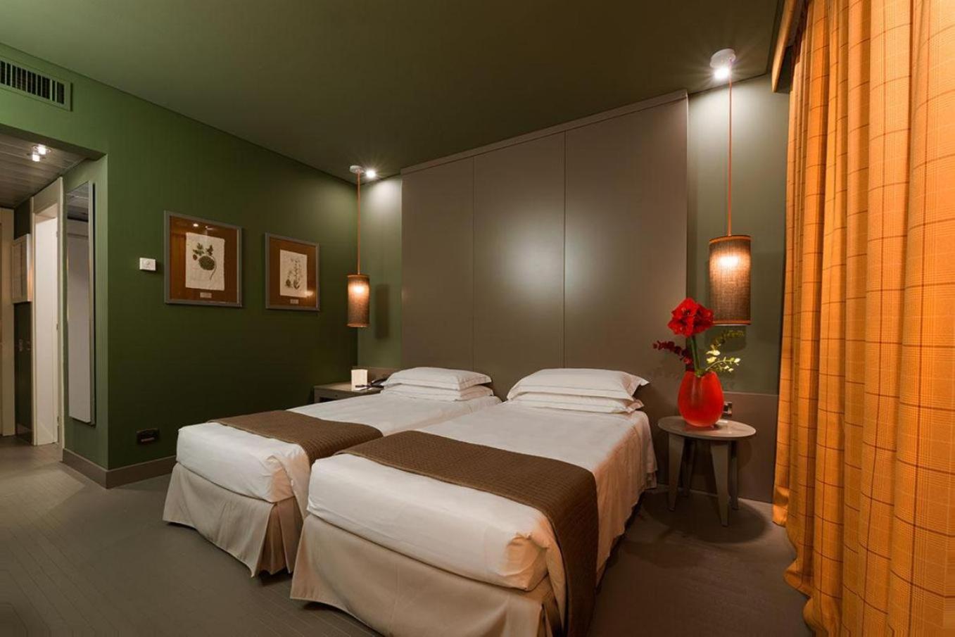 Twin Room - Photo 3