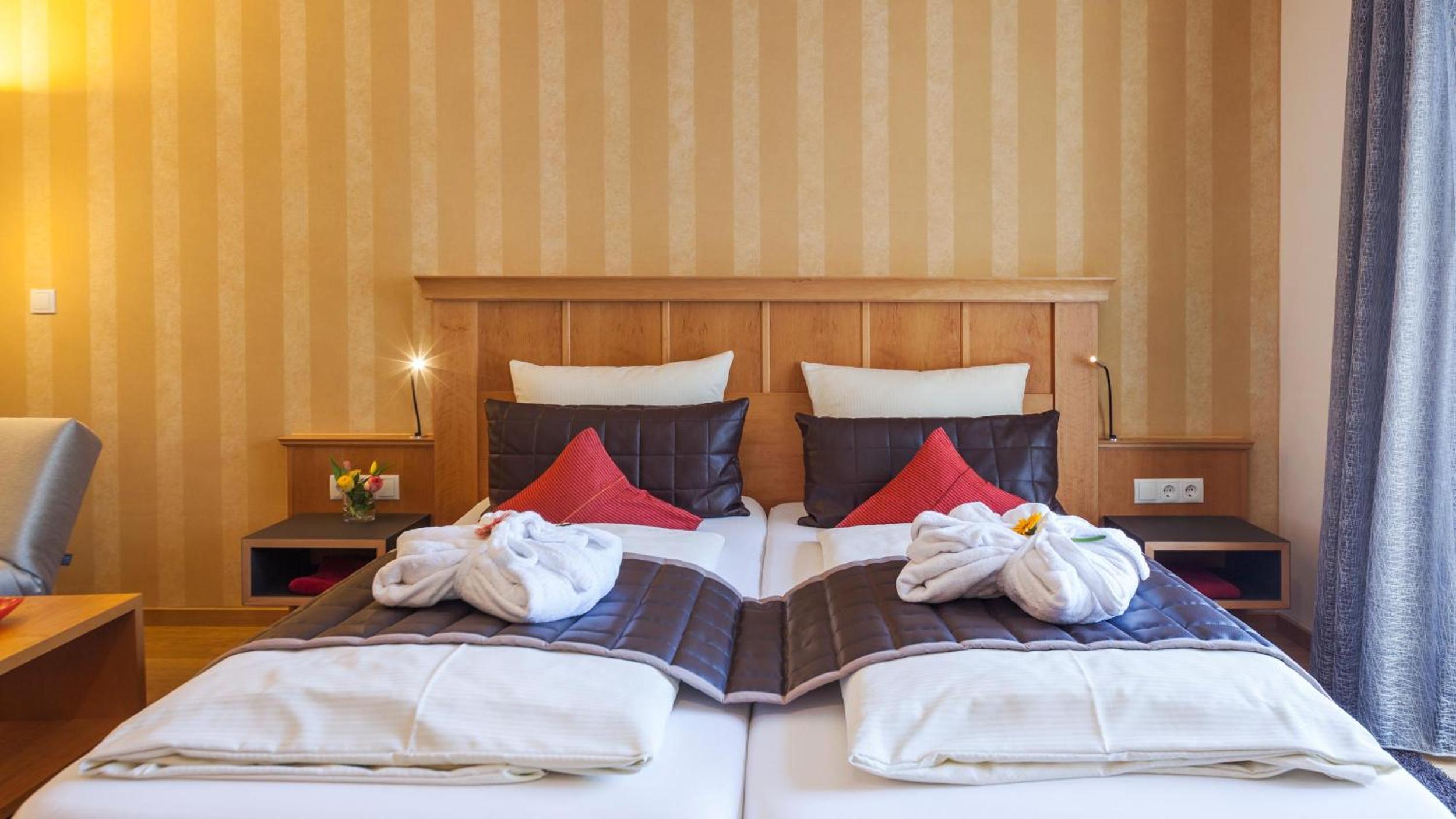Superior Double Room with Park View - Photo 5