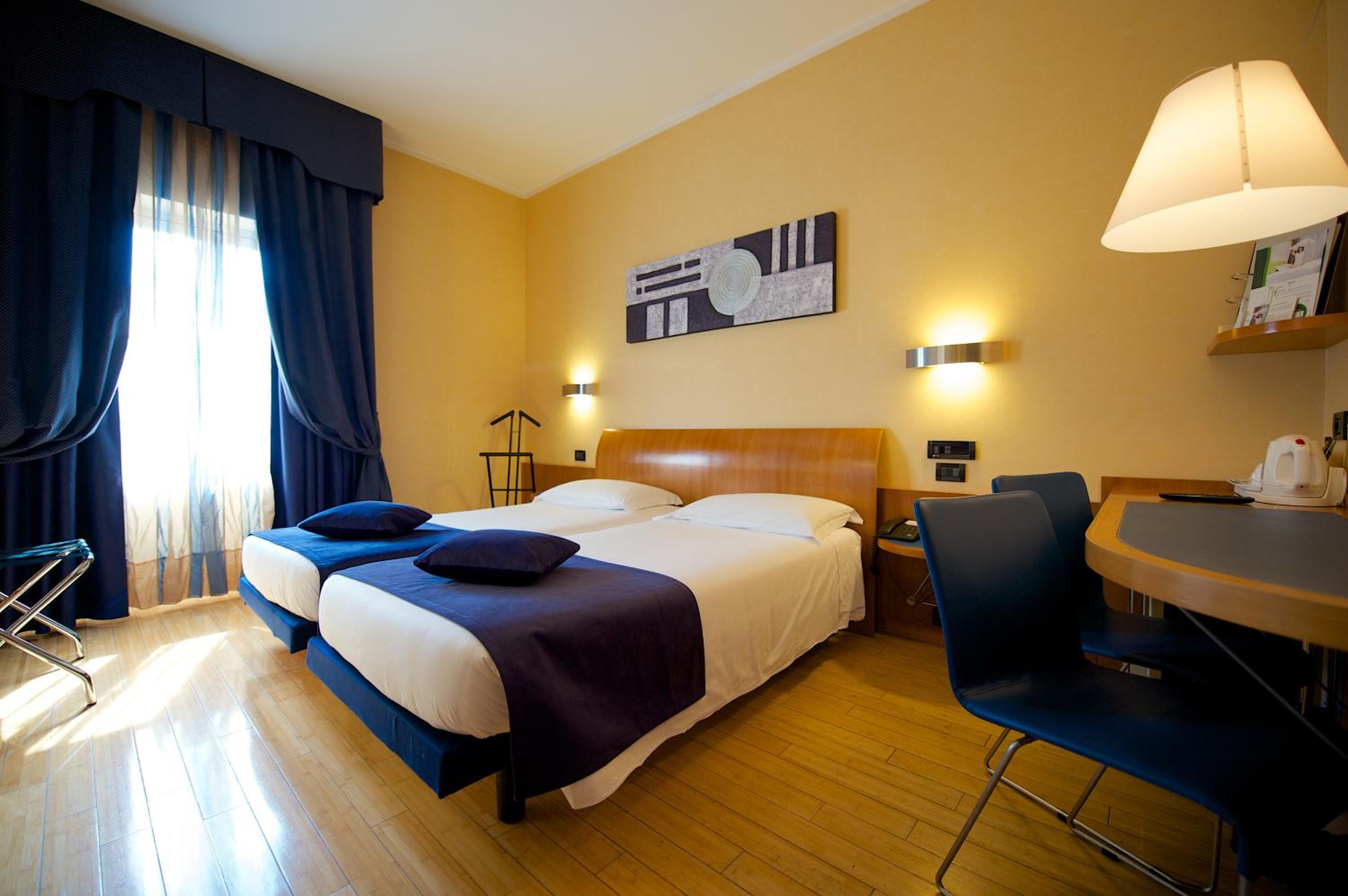 Classic Twin Room - Photo 8