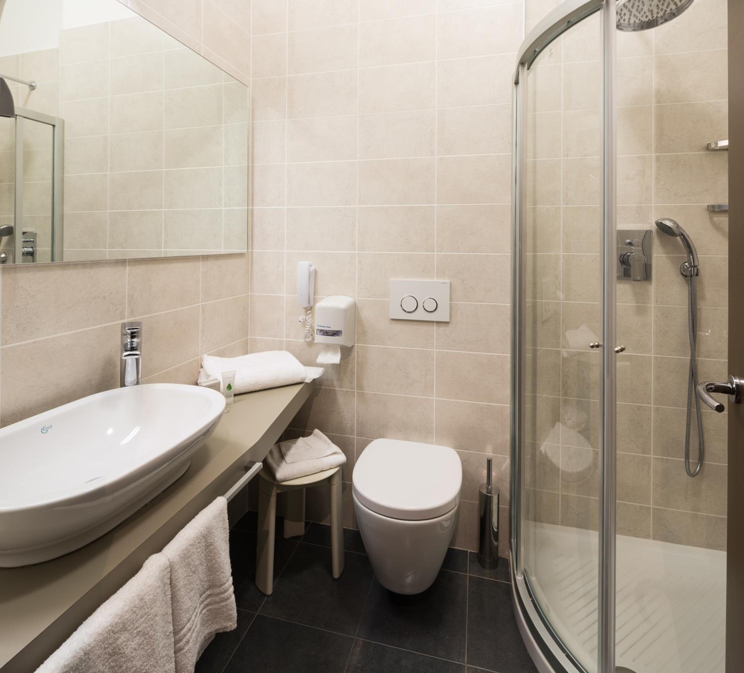 Classic Triple Room - Photo 5
