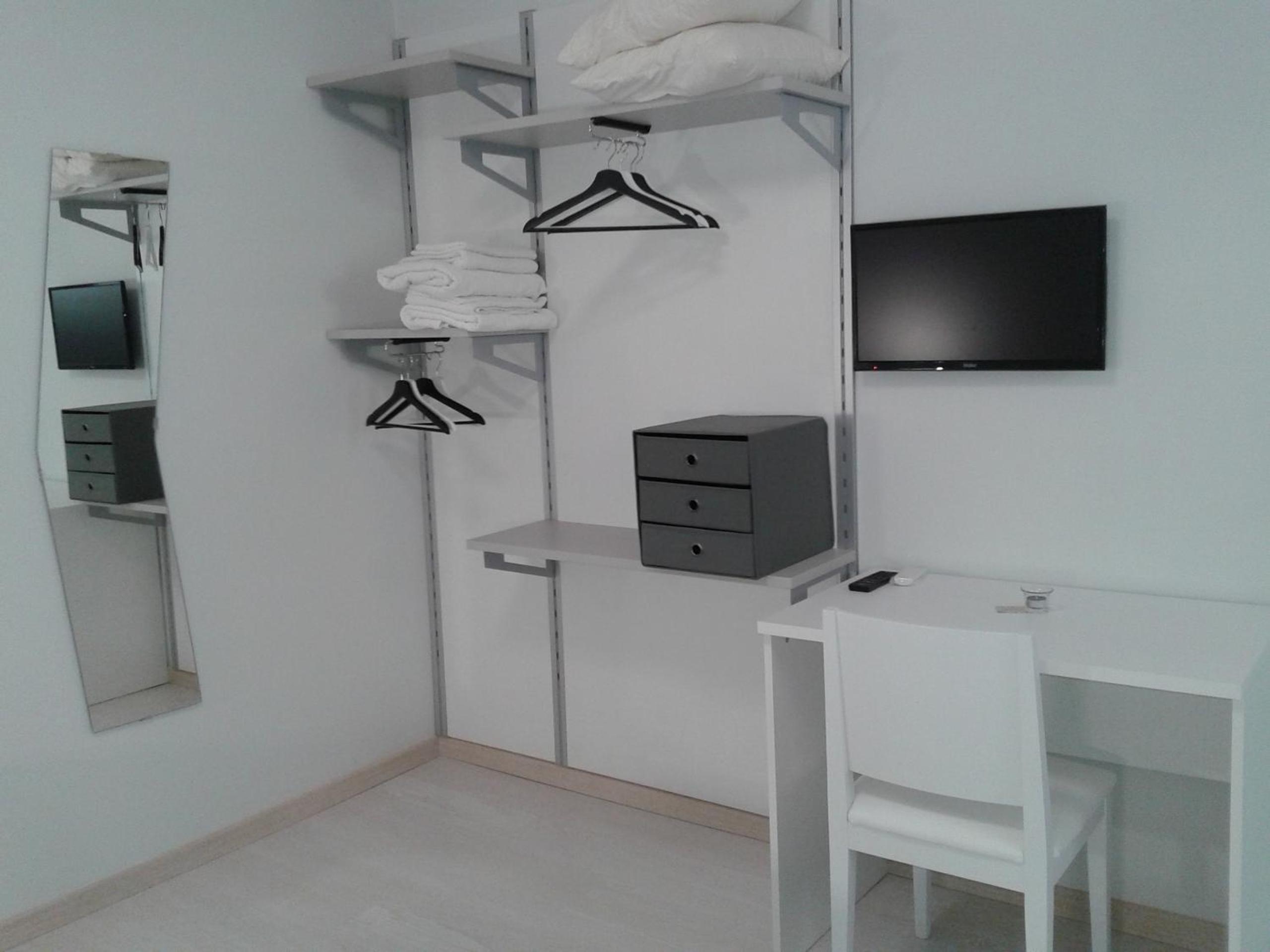 Deluxe Room (2 Adults + 1 Child) photo 1