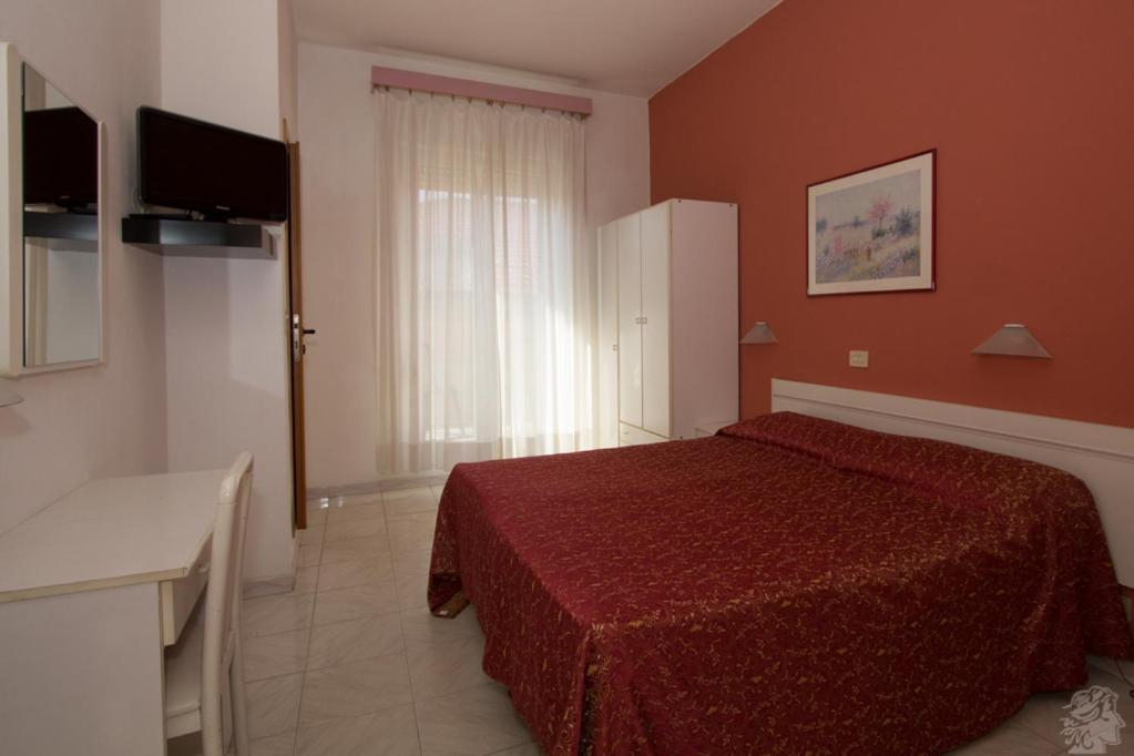 Standard Double or Twin Room - Photo 5