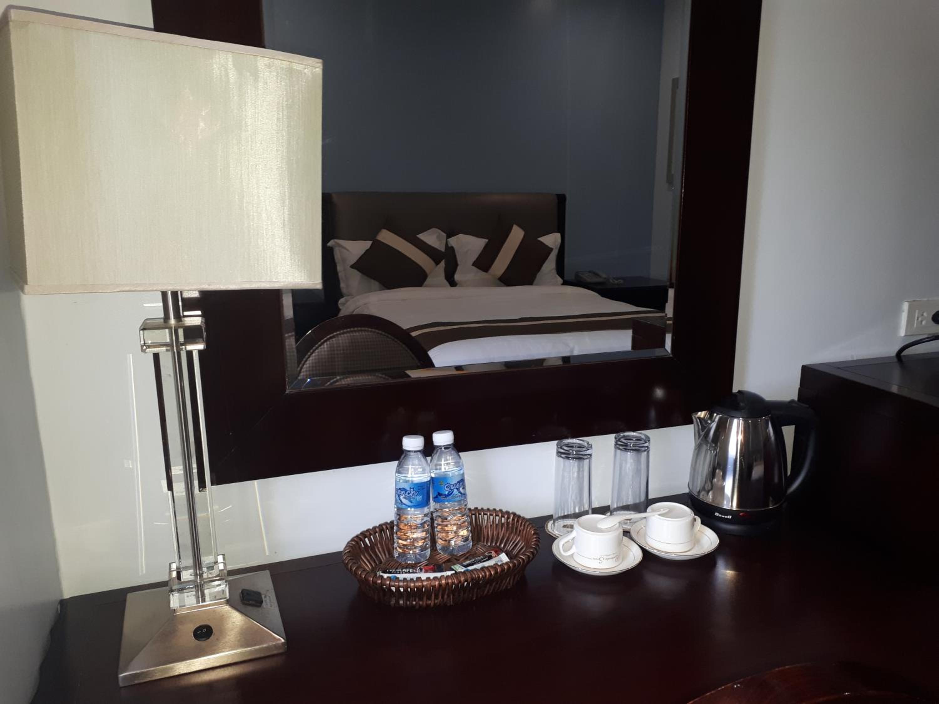 Standard Queen Room