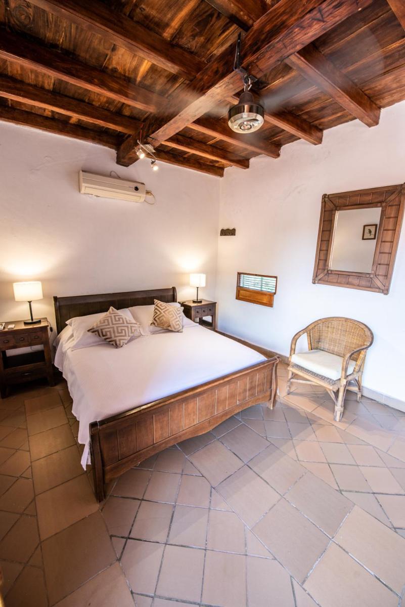 Deluxe Double Room with Balcony photo 2