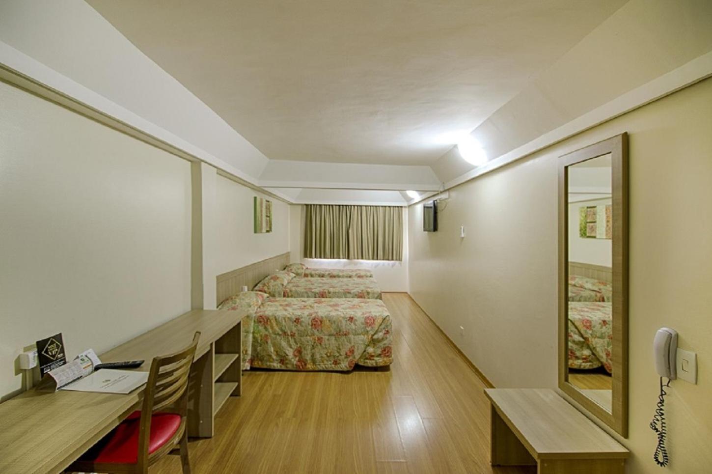 Hotel Golden Park Curitiba by Nacional Inn — Standard Family Room