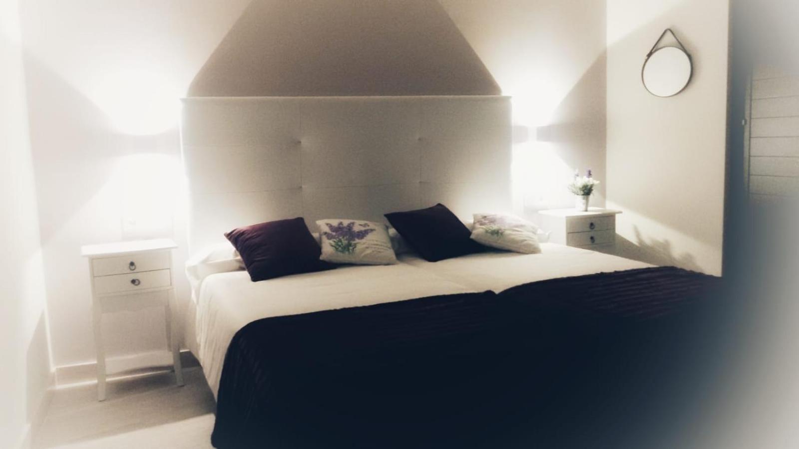 Twin Room - Photo 3