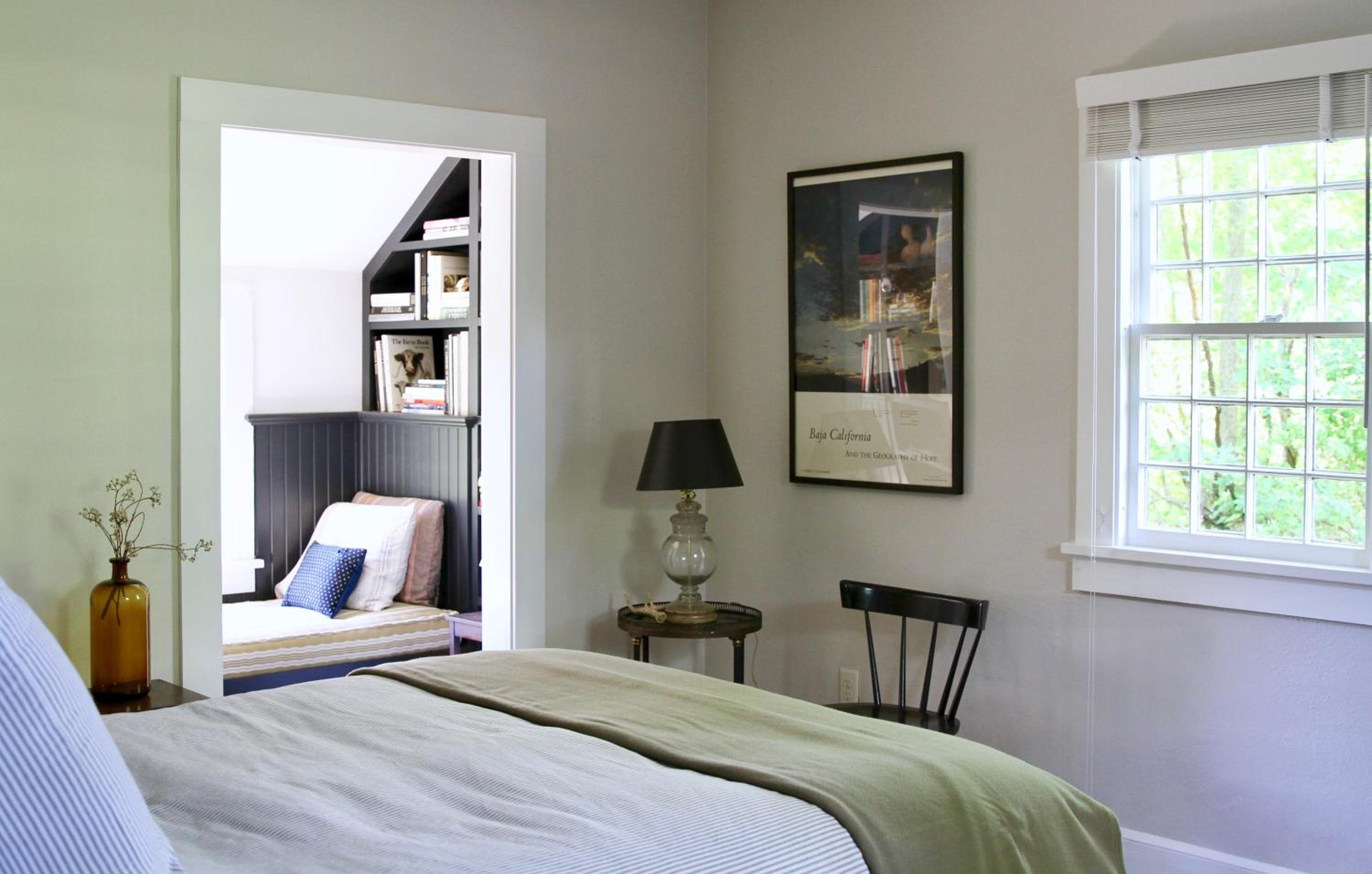 Deluxe Queen Suite