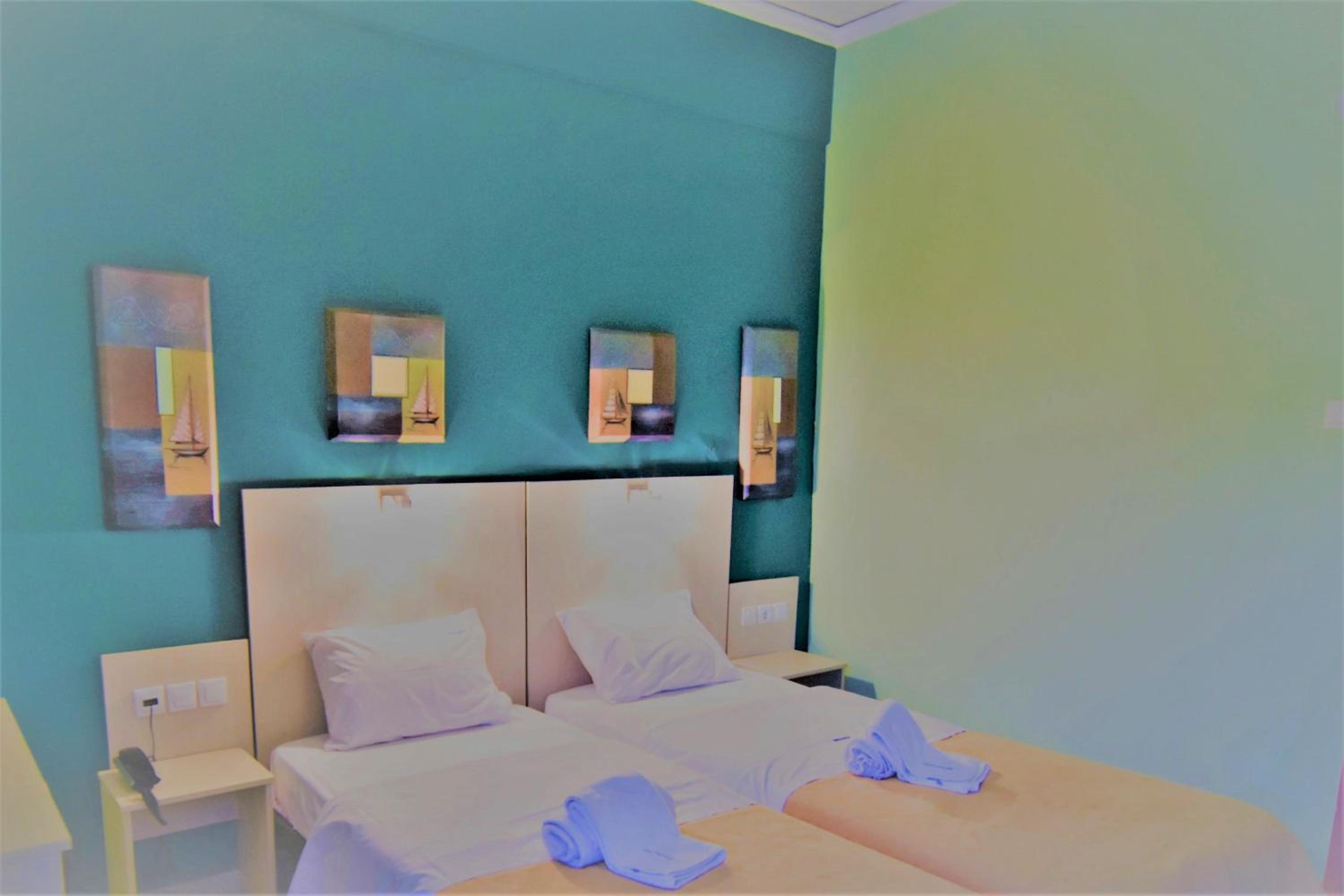 Triple Room - Photo 32