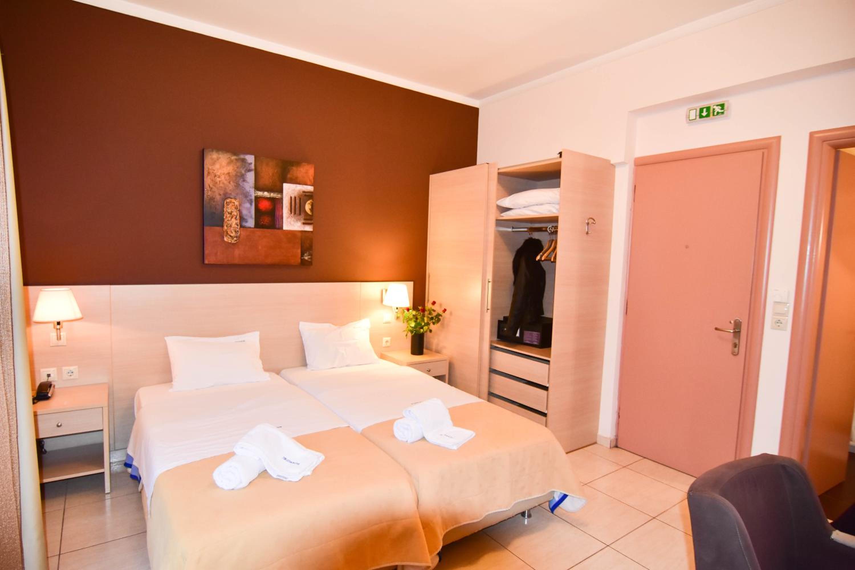Double Room - Photo 4