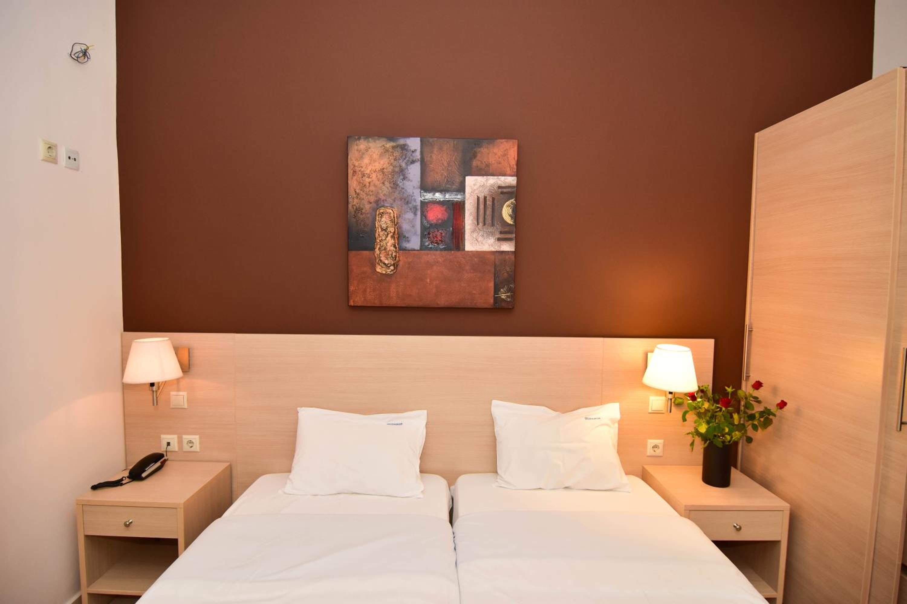 Double Room - Photo 3