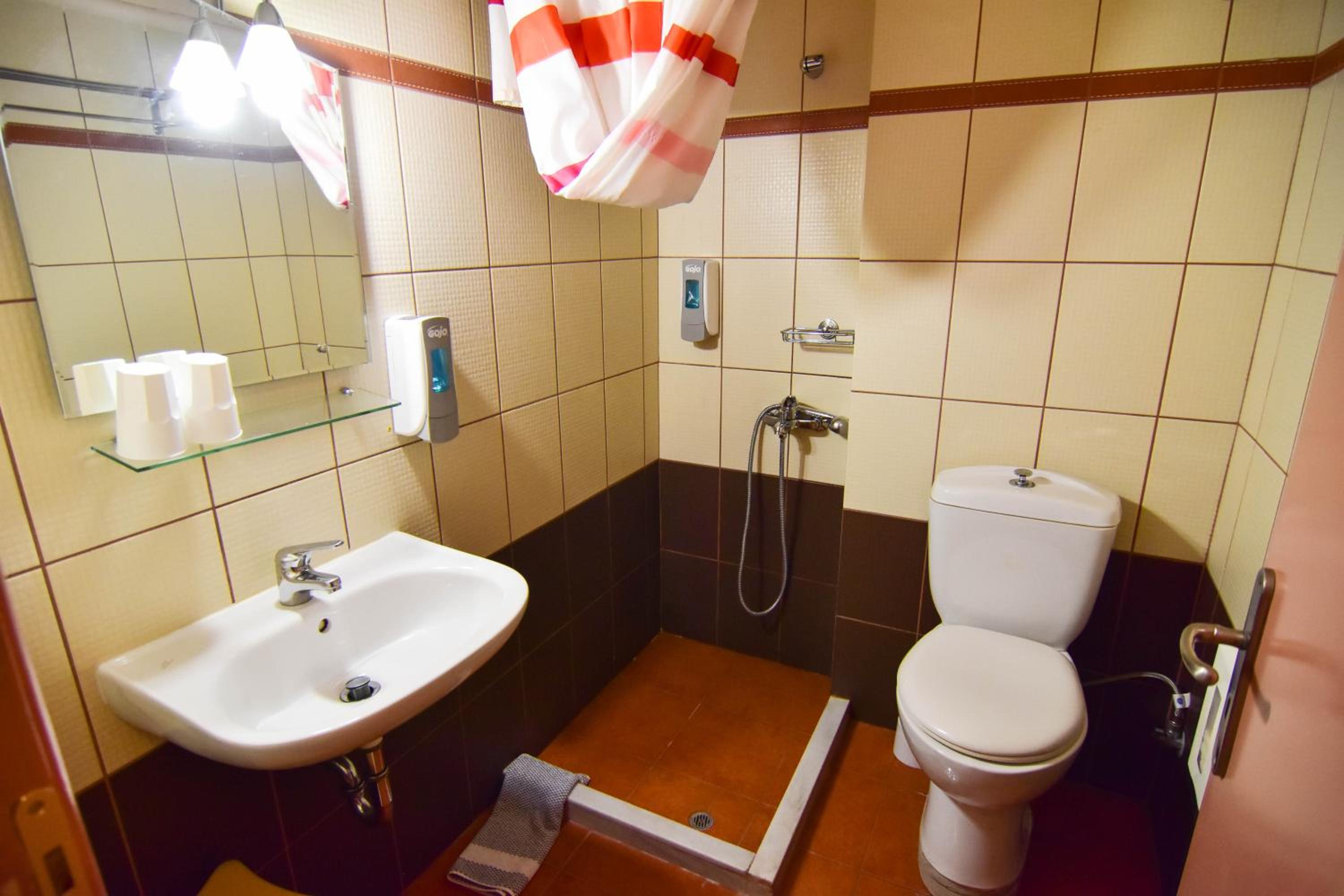 Double Room - Photo 7