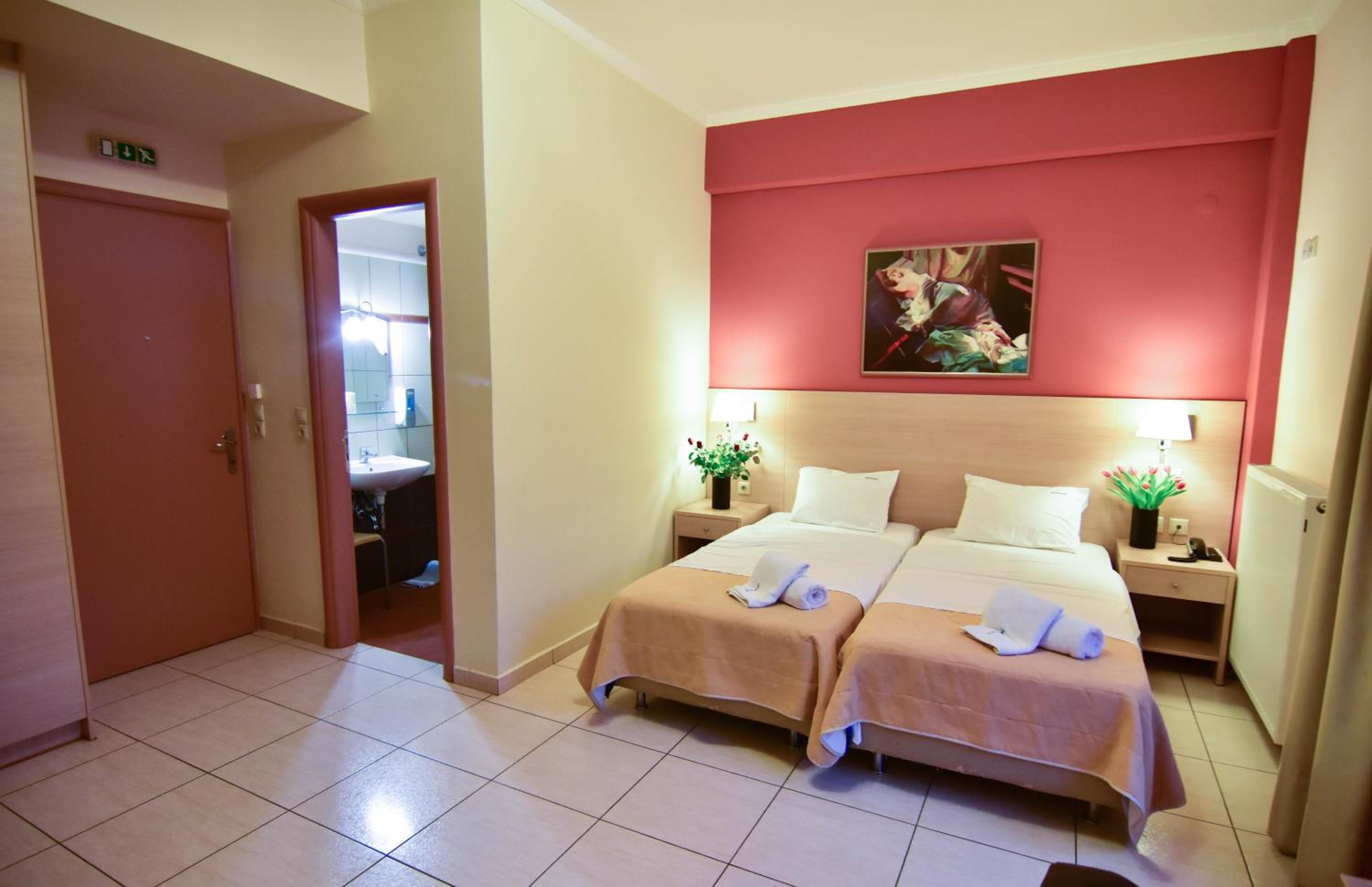 Double Room - Photo 9