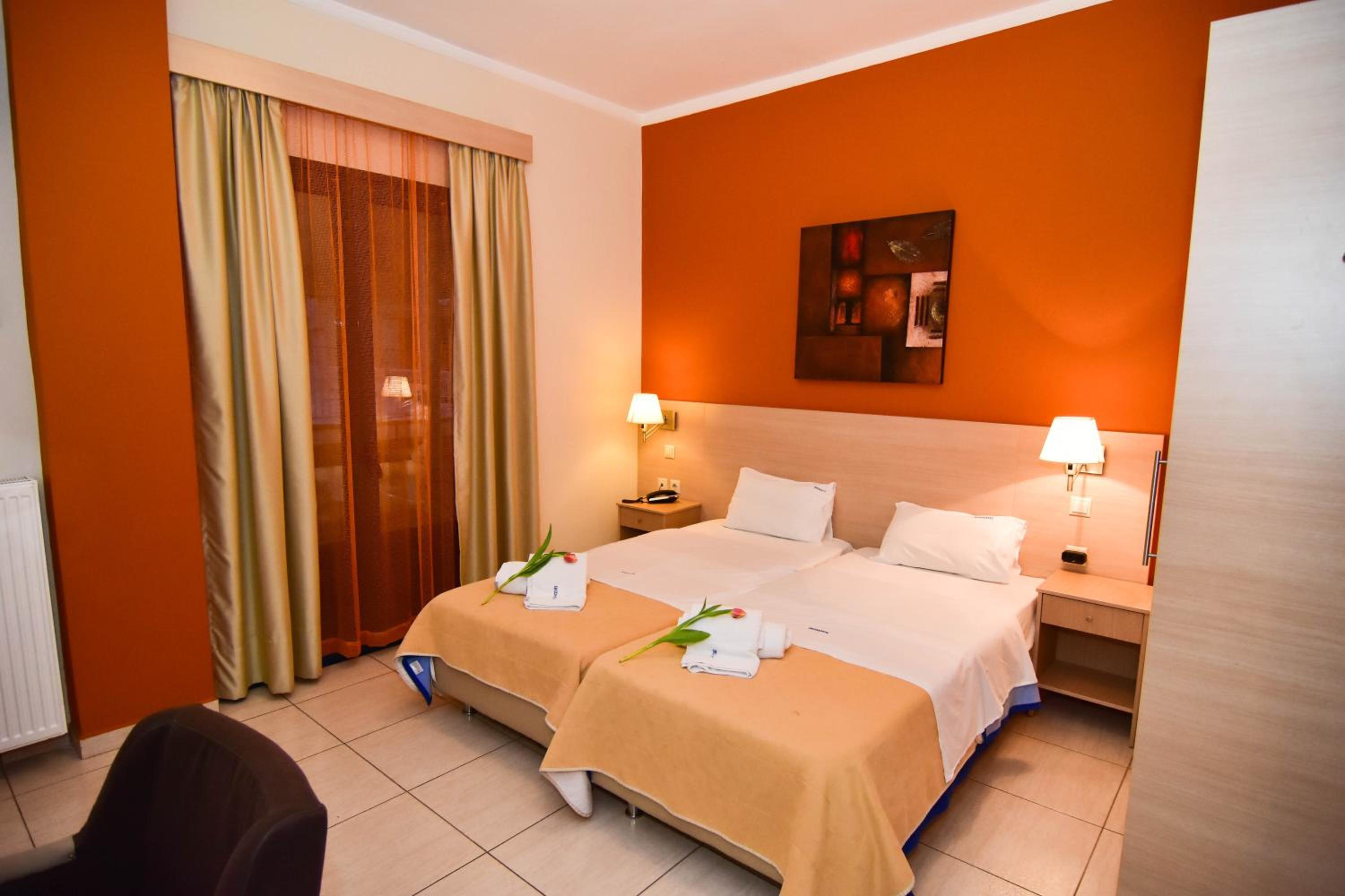 Double Room - Photo 5