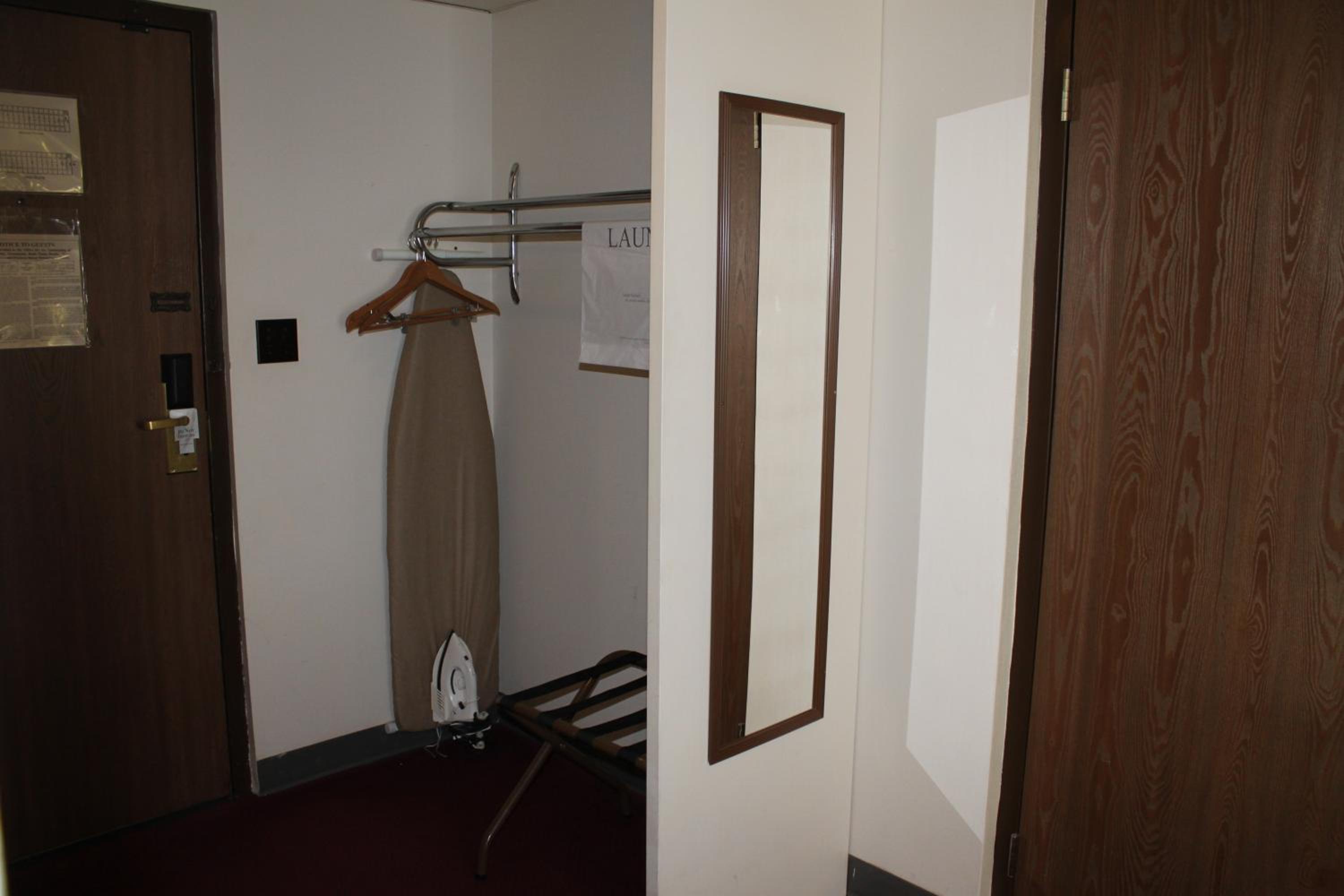 Double Room With Two Double Beds - Non-Smoking - Photo 4