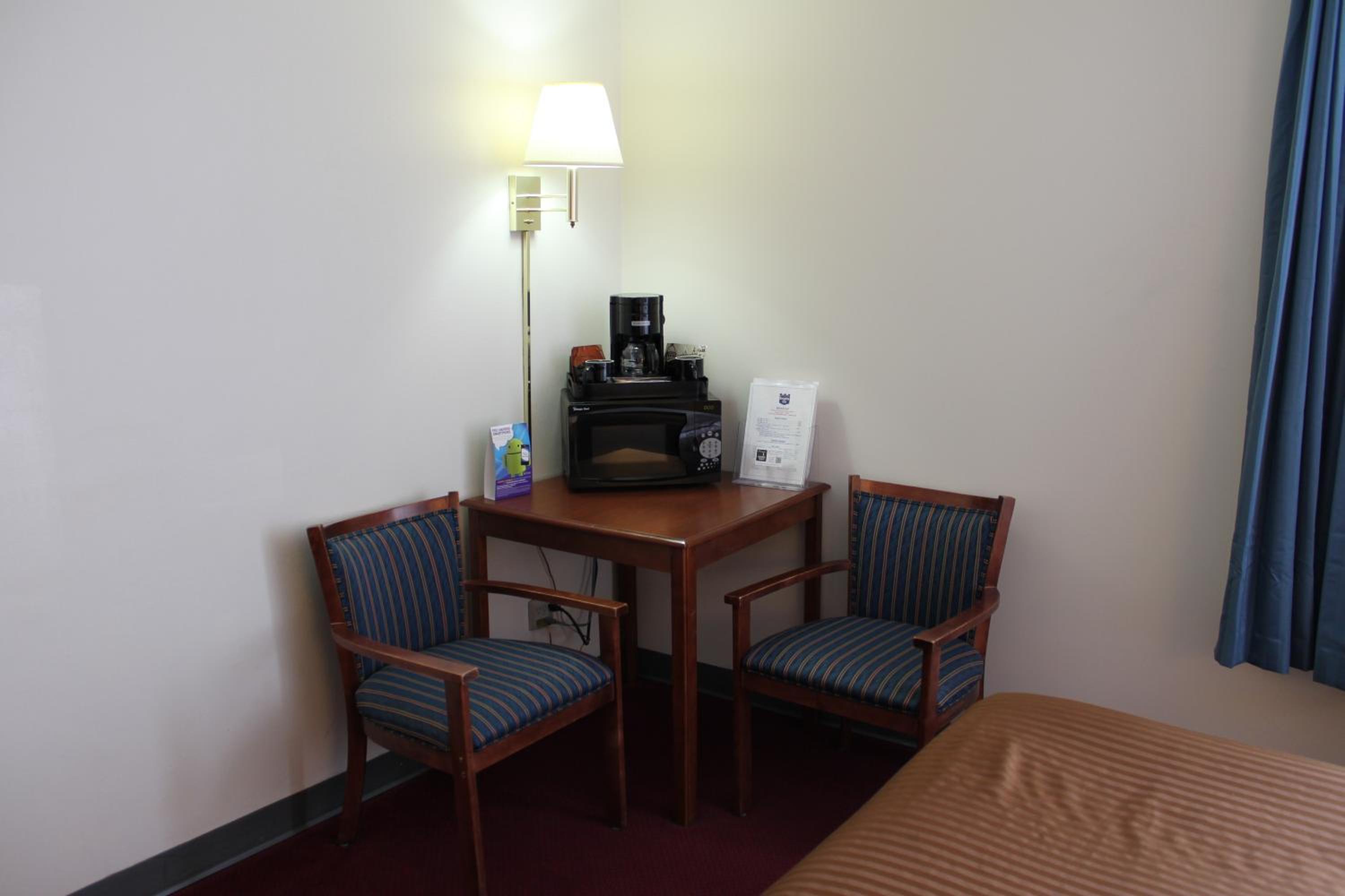 Double Room With Two Double Beds - Non-Smoking - Photo 3